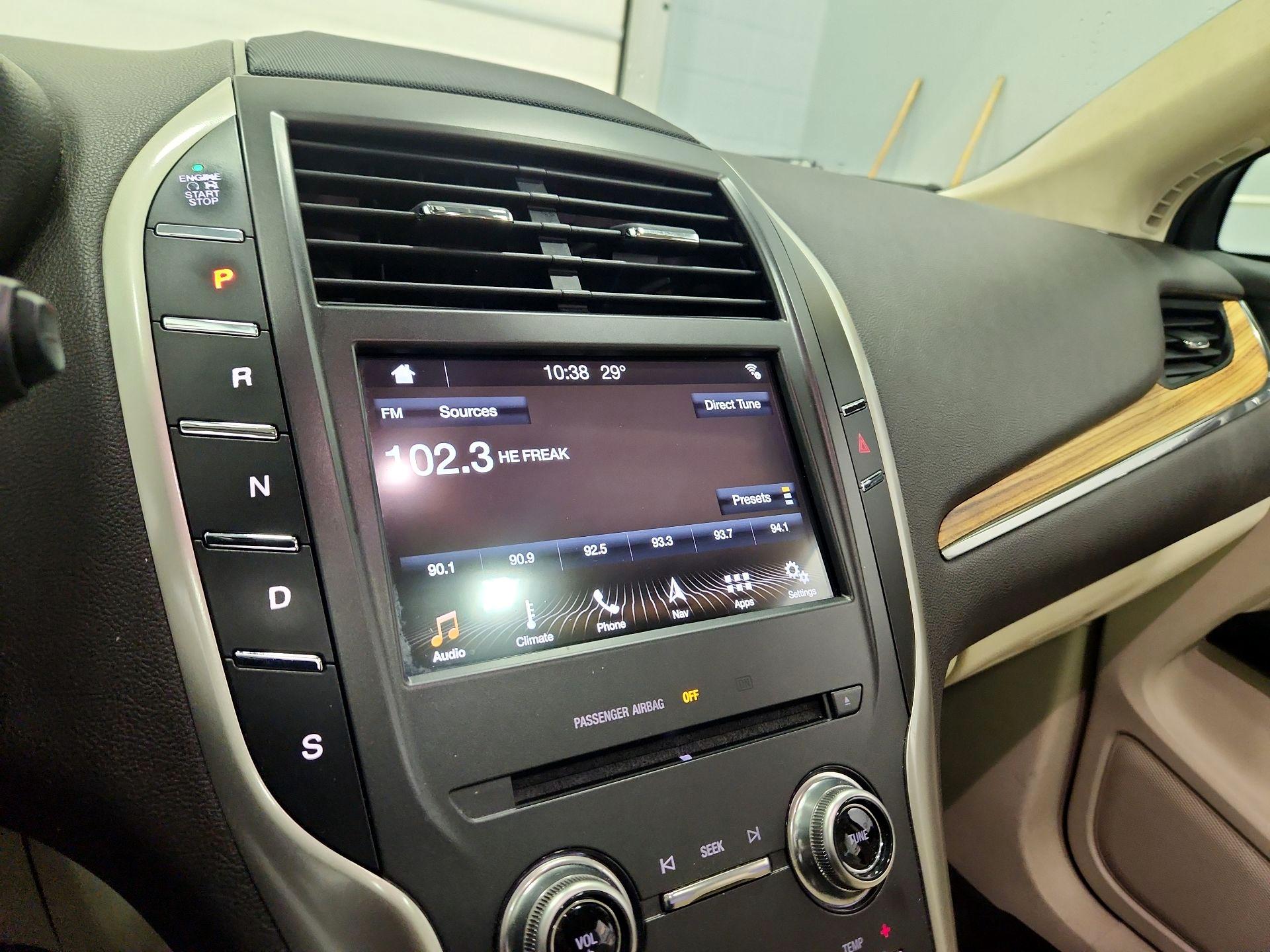 Thumbnail: 2016 Lincoln MKC - 16