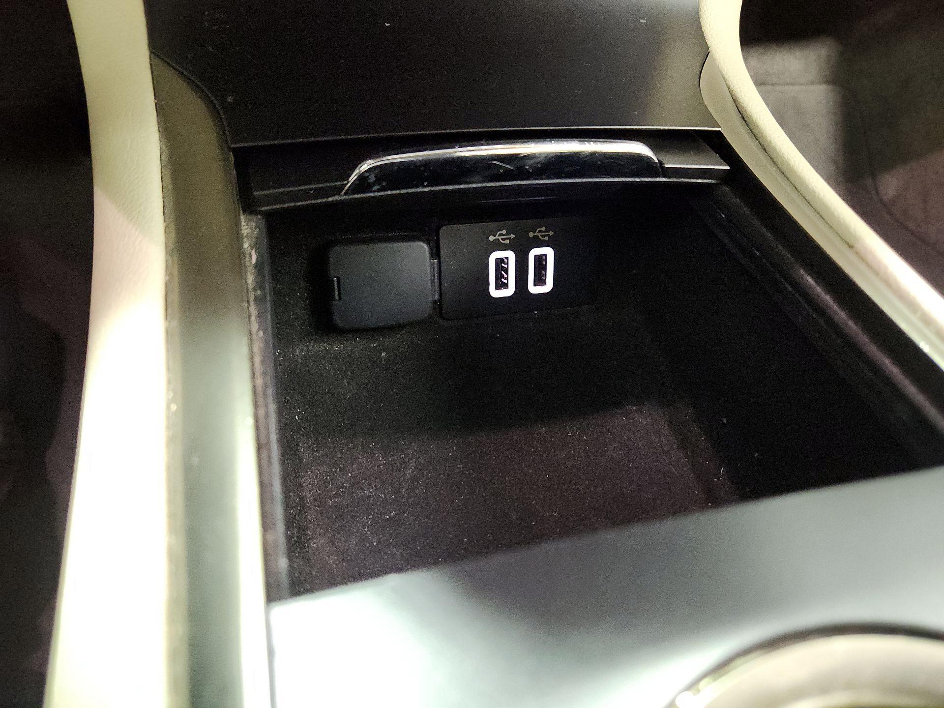 Thumbnail: 2016 Lincoln MKC - 19