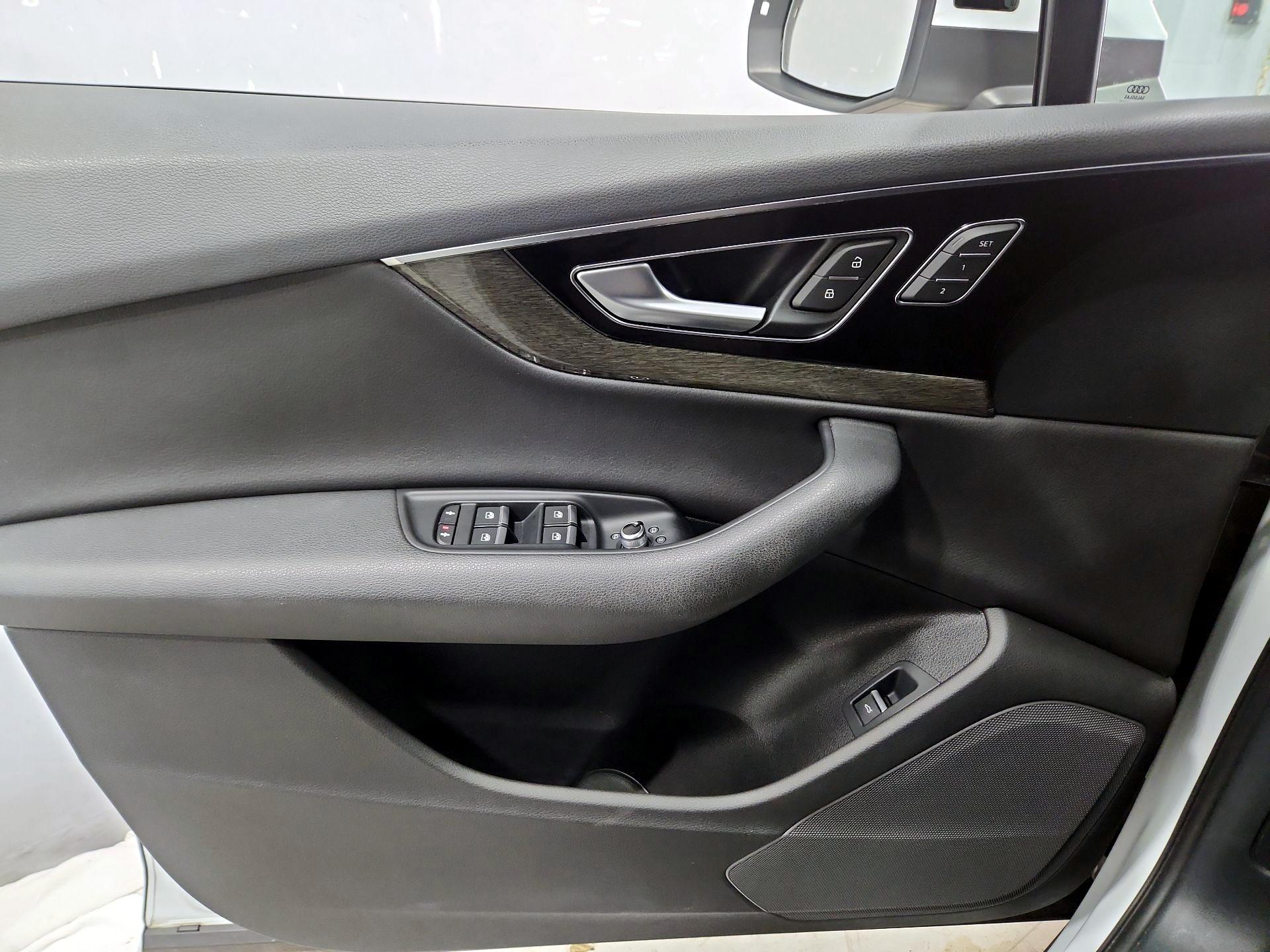 Thumbnail: 2019 Audi Q7 - 12