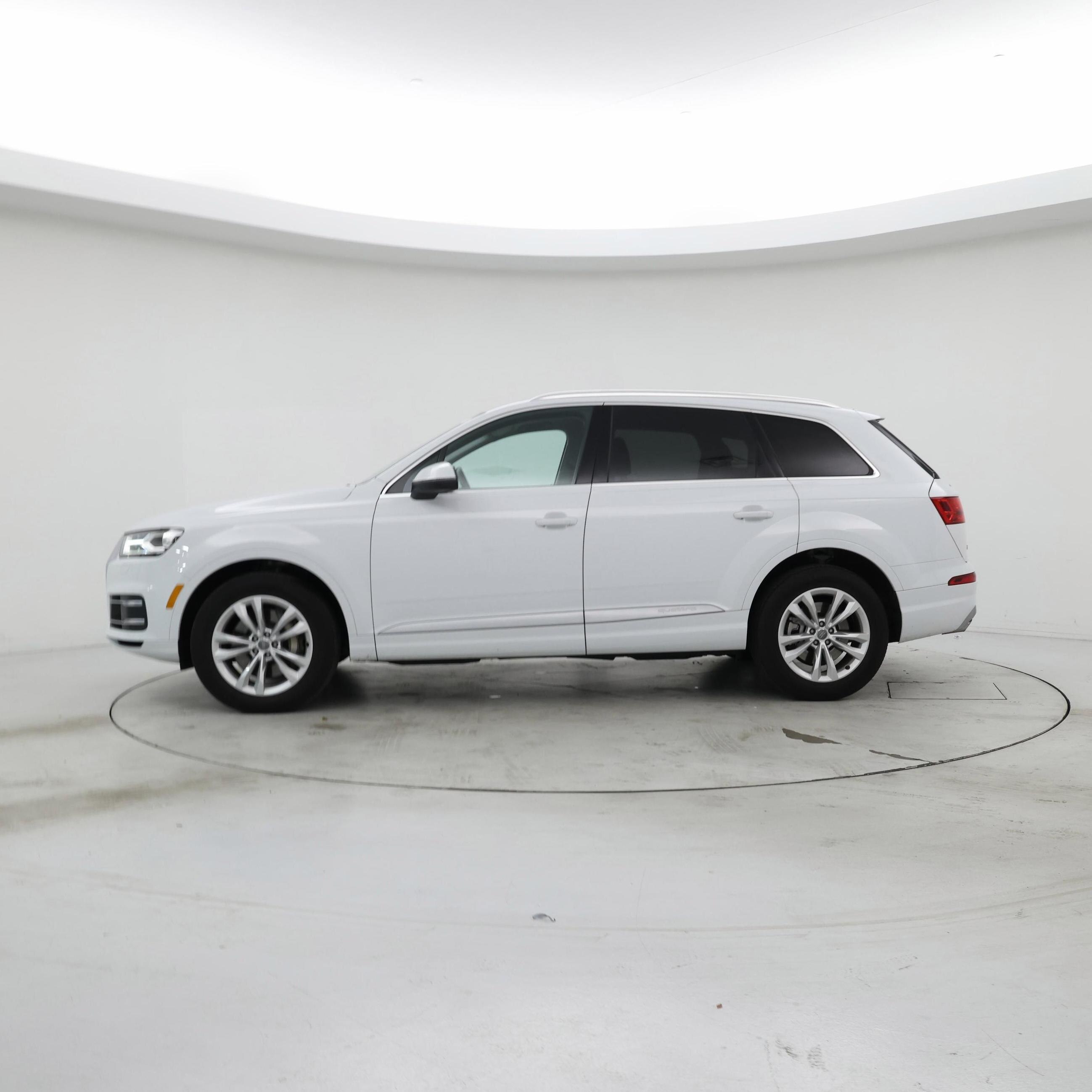 Thumbnail: 2019 Audi Q7 - 3