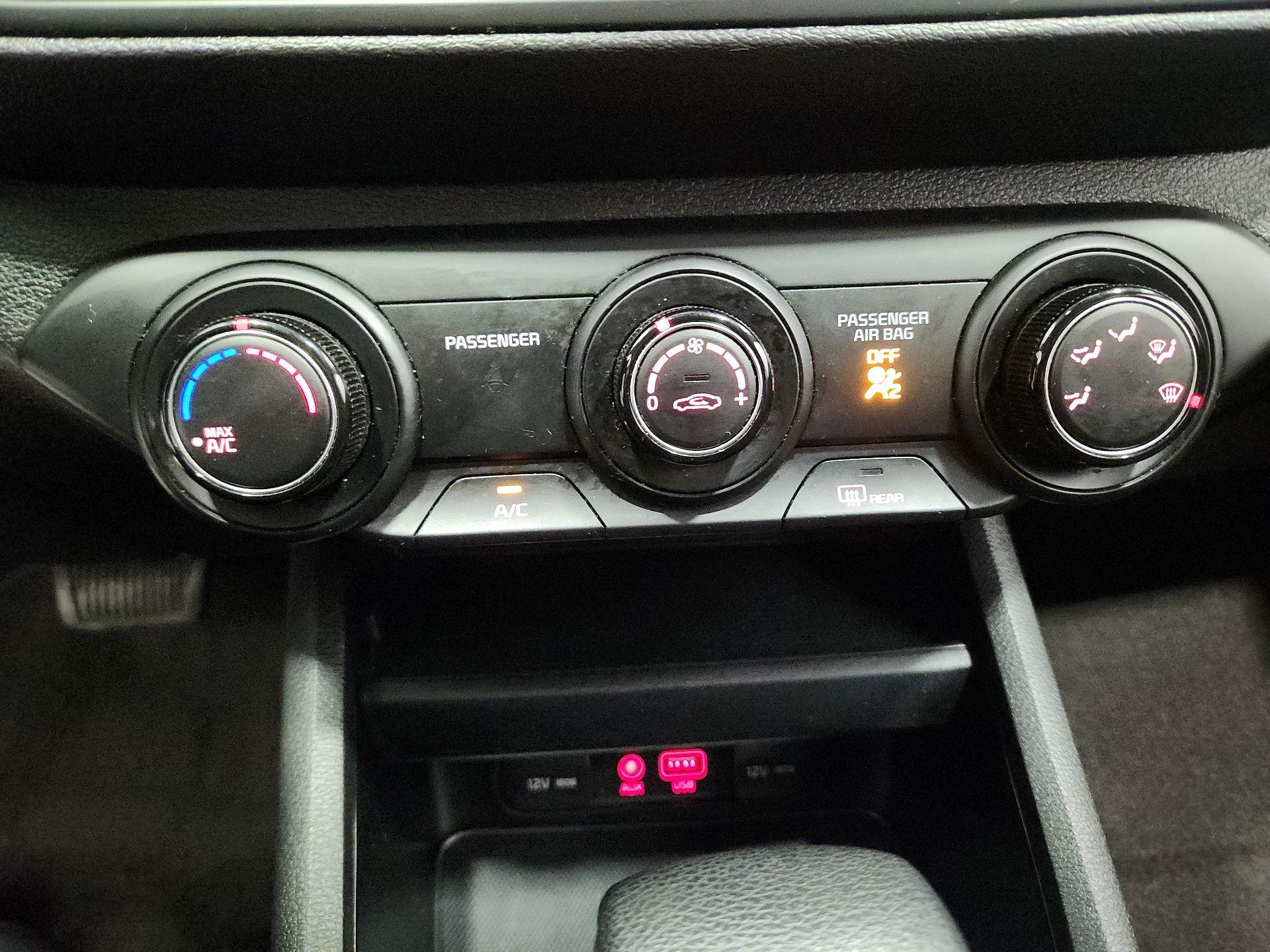 Thumbnail: 2020 Kia Forte - 16