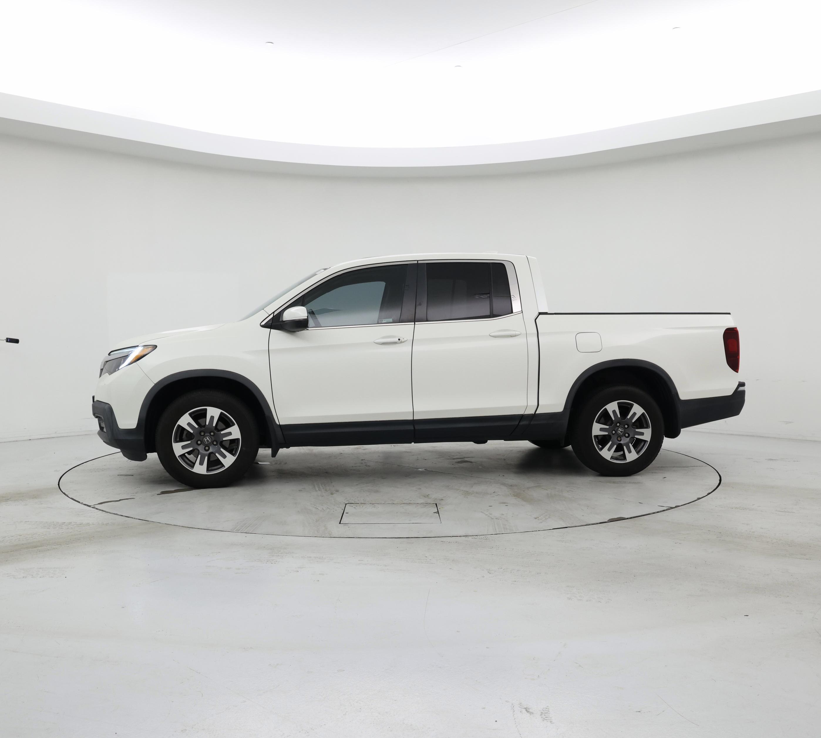 Thumbnail: 2019 Honda Ridgeline - 3