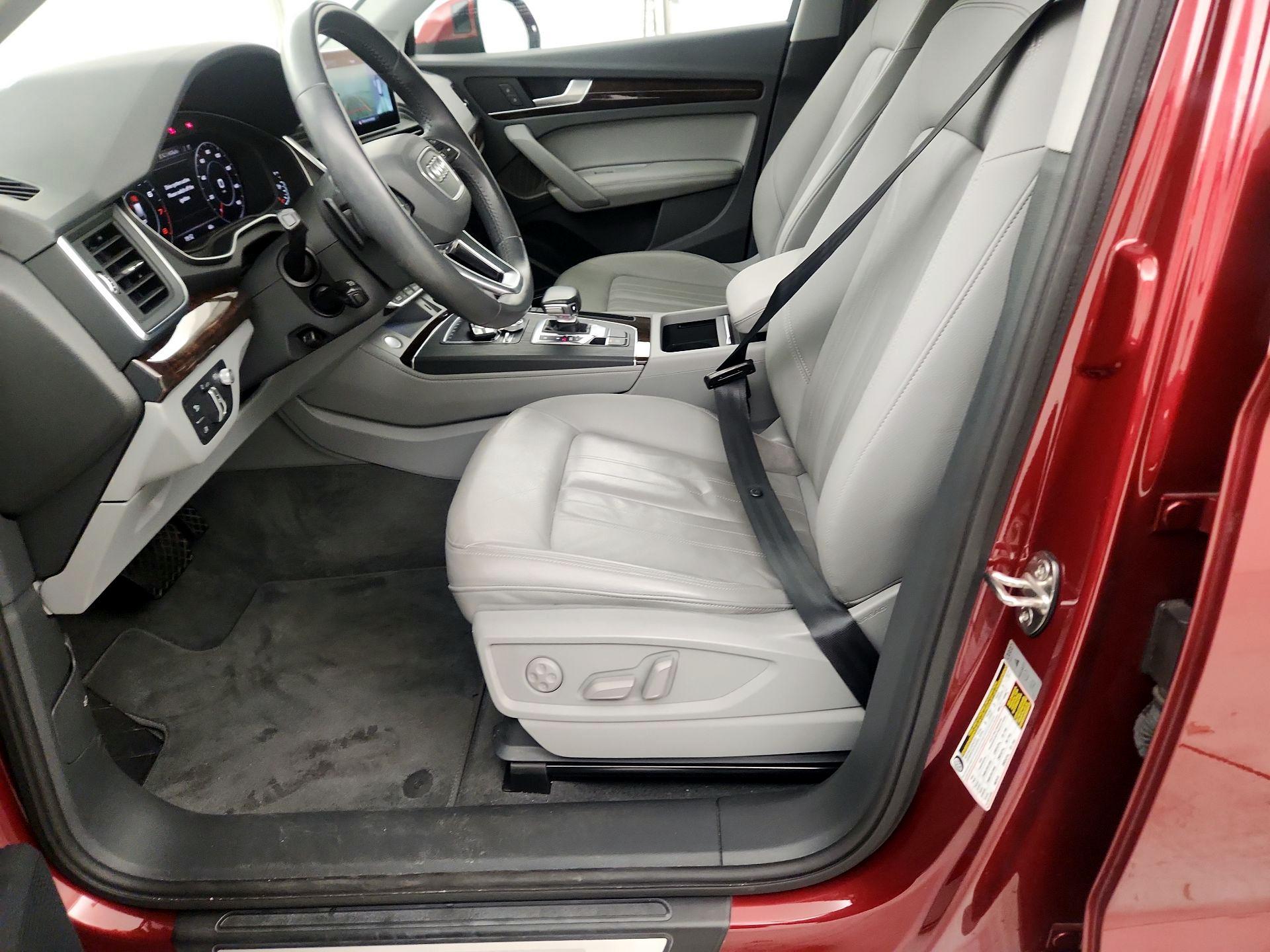 Thumbnail: 2020 Audi Q5 - 9