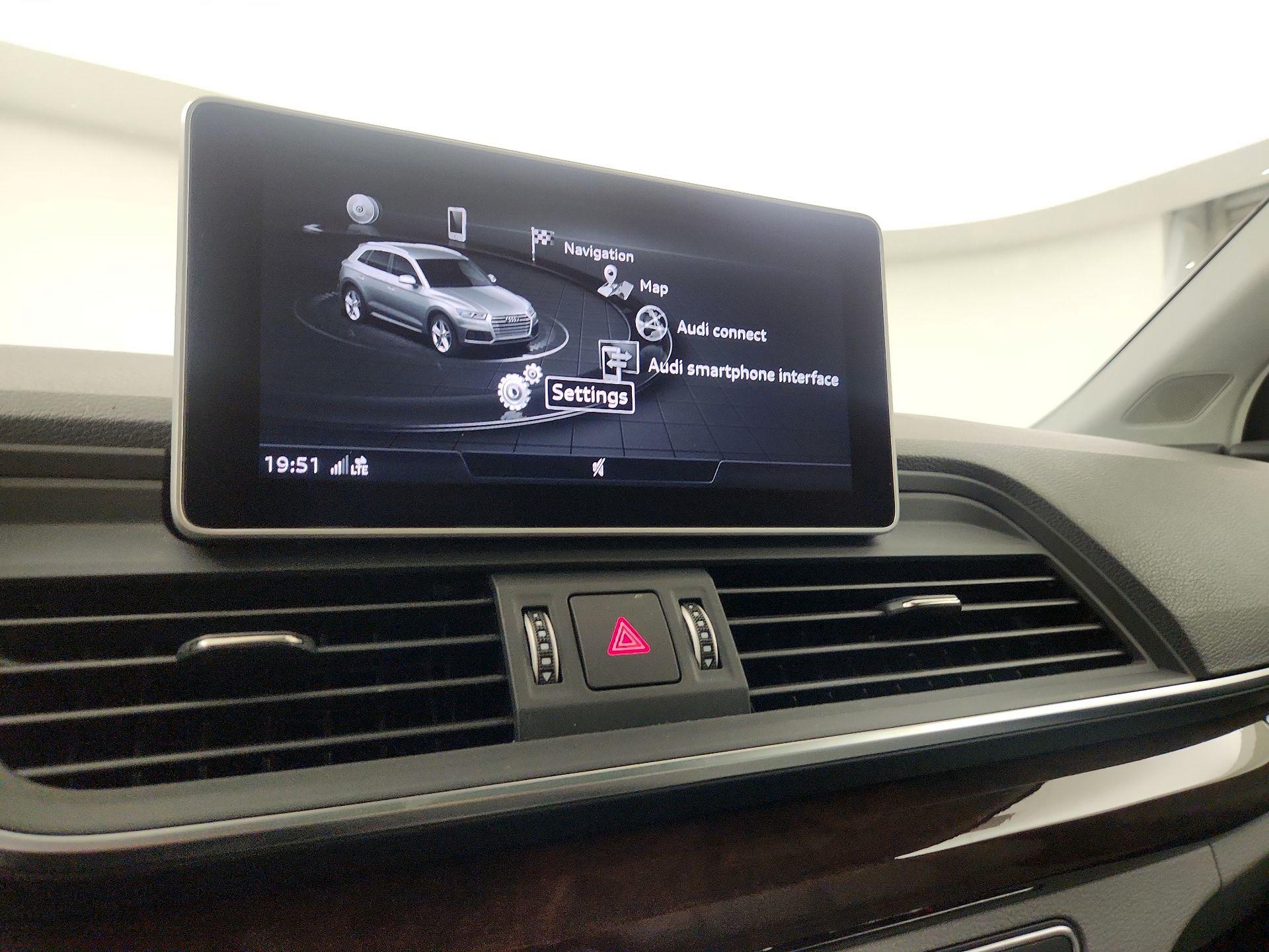 Thumbnail: 2020 Audi Q5 - 13