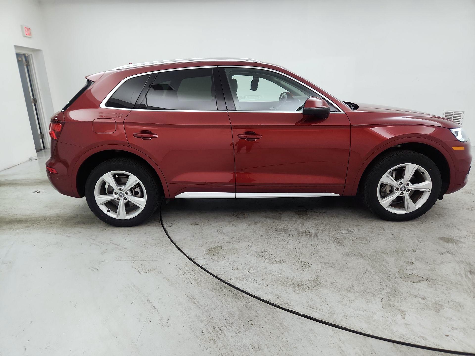 Thumbnail: 2020 Audi Q5 - 4