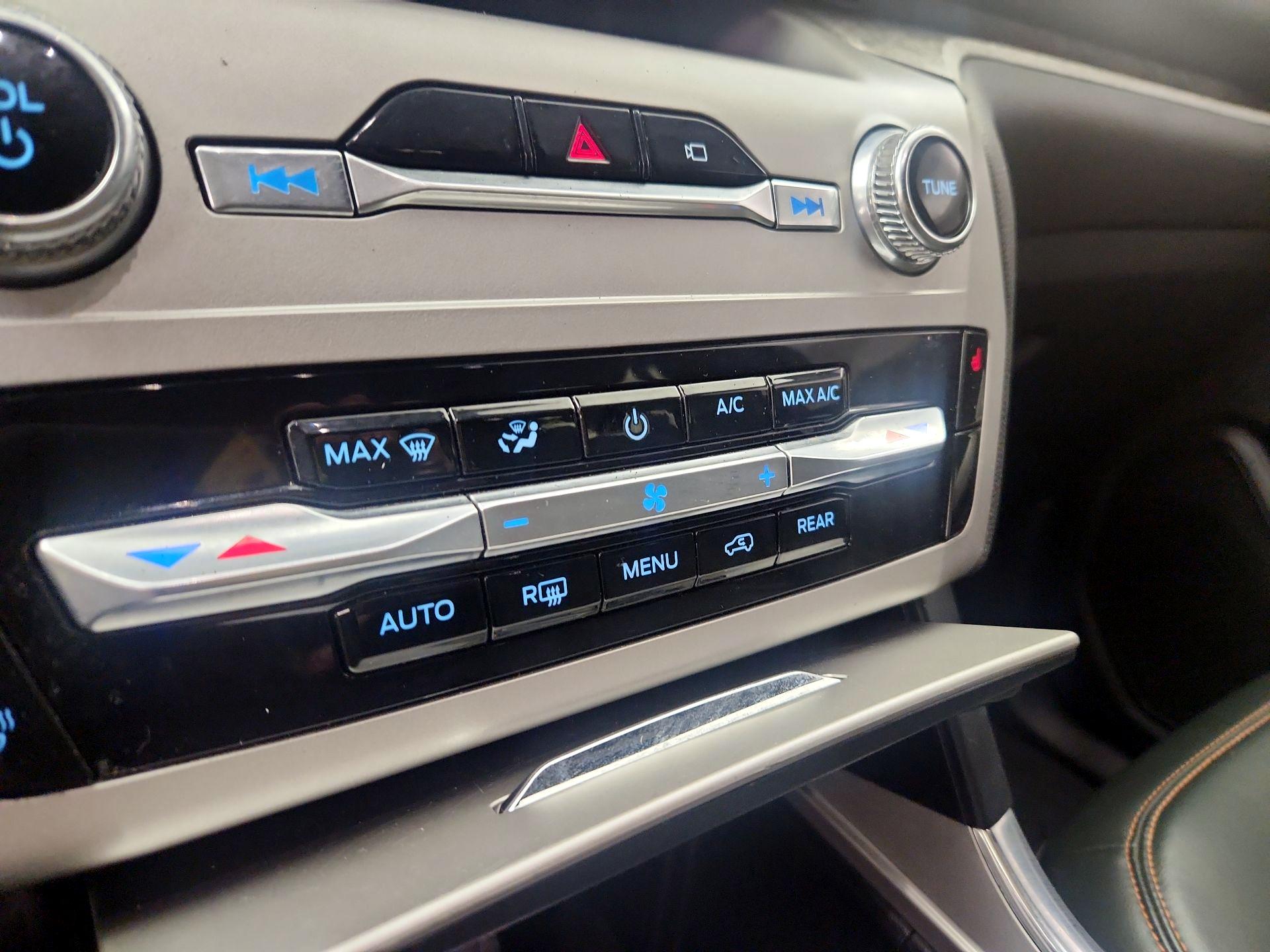 Thumbnail: 2022 Ford Explorer - 16