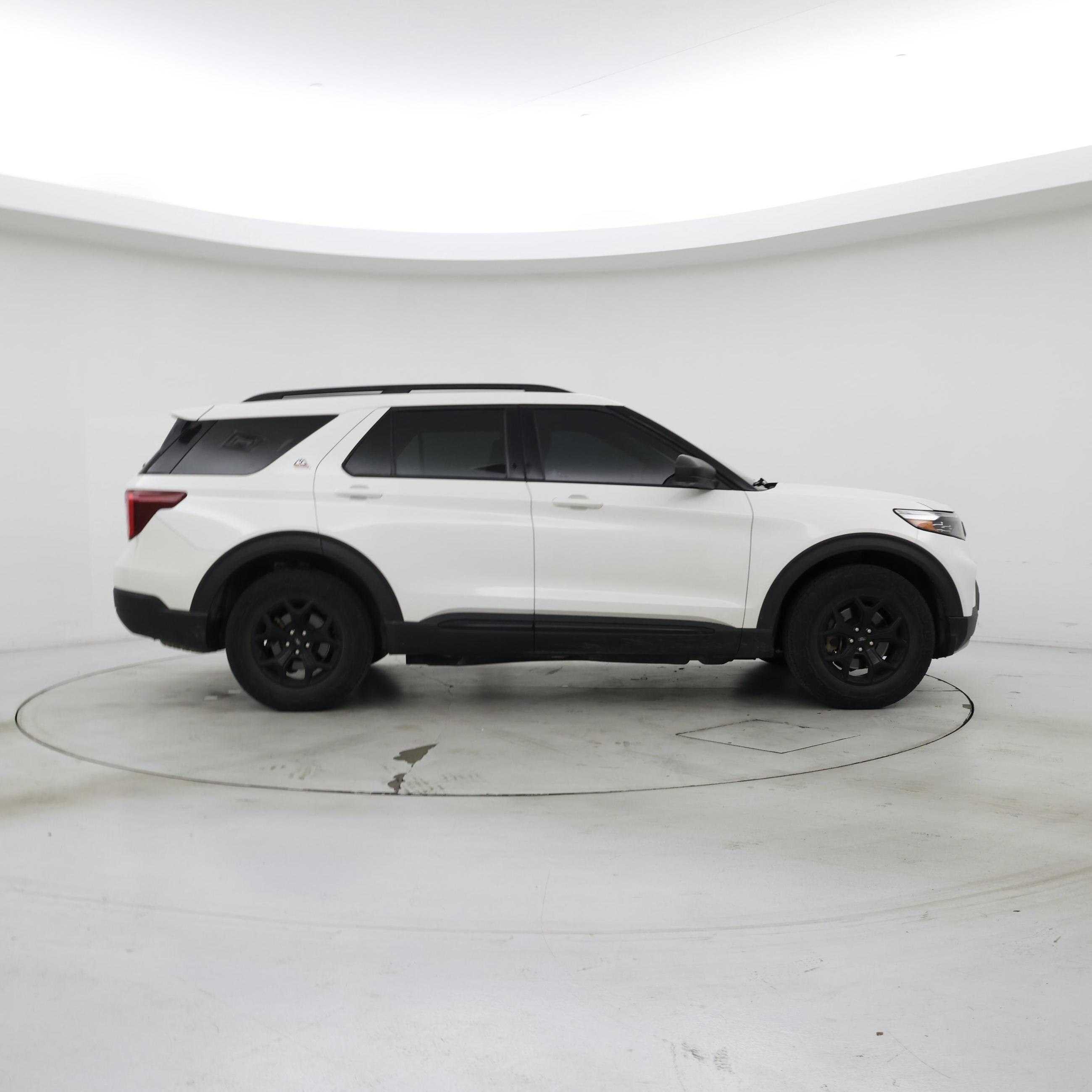 Thumbnail: 2022 Ford Explorer - 7