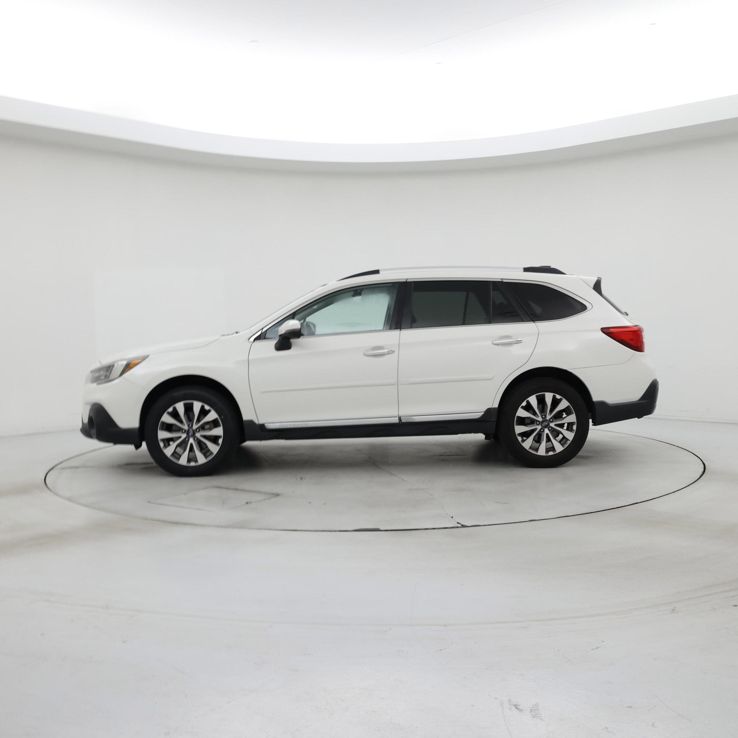 Thumbnail: 2018 Subaru Outback - 3