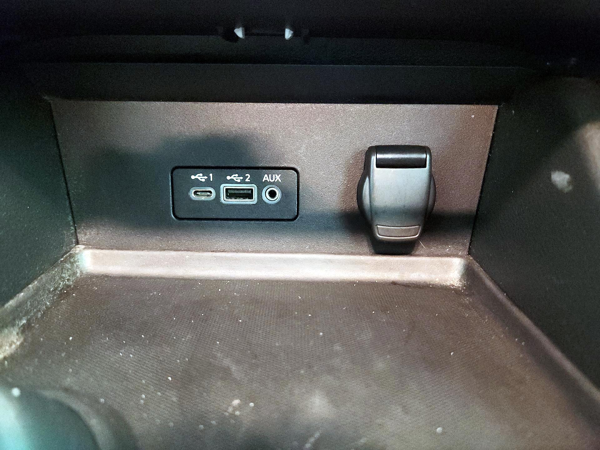 Thumbnail: 2021 Nissan Sentra - 18