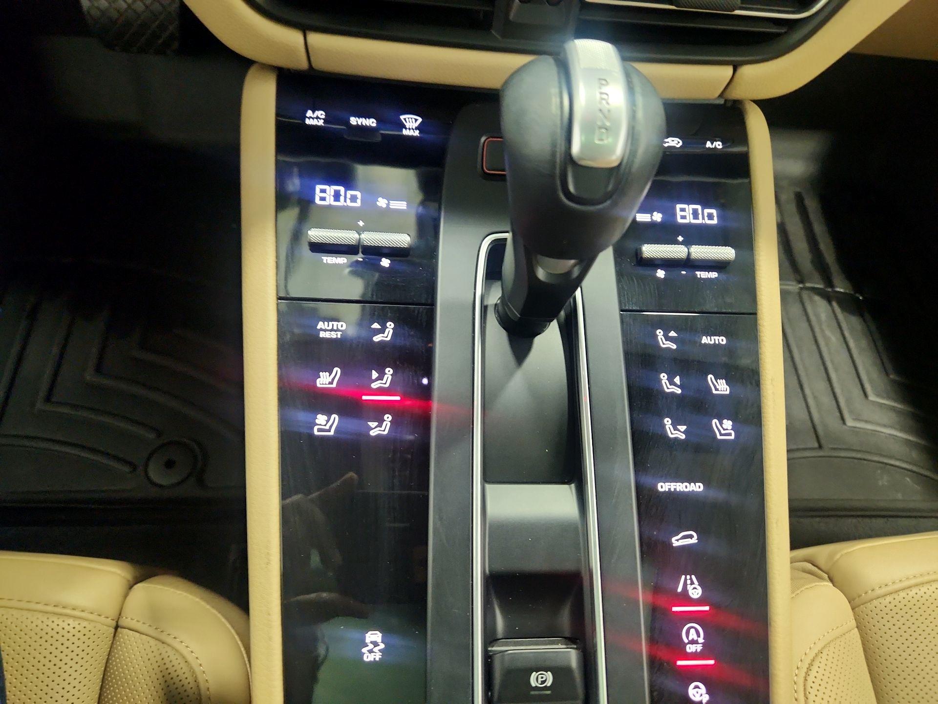 Thumbnail: 2023 Porsche Macan - 17