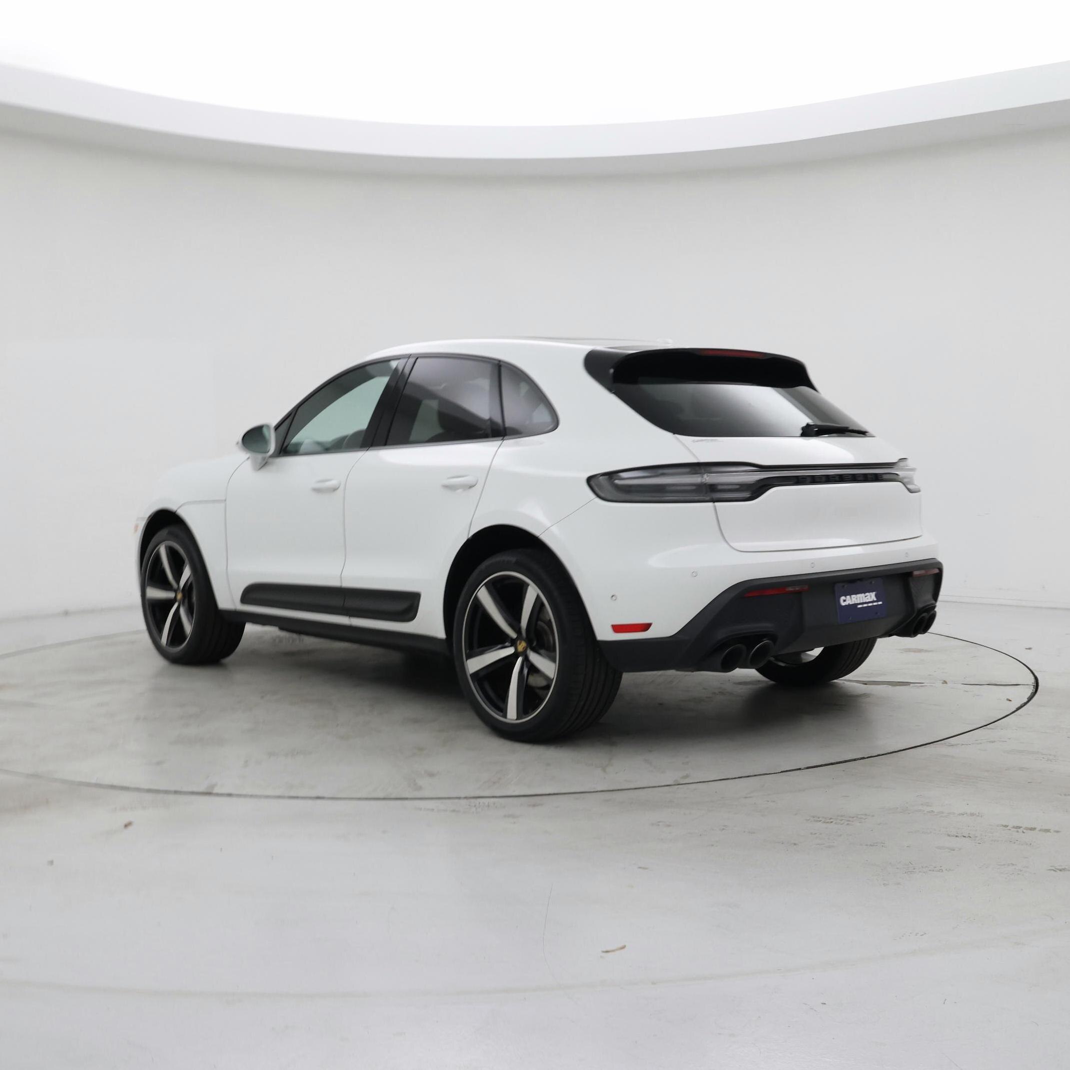 Thumbnail: 2023 Porsche Macan - 2