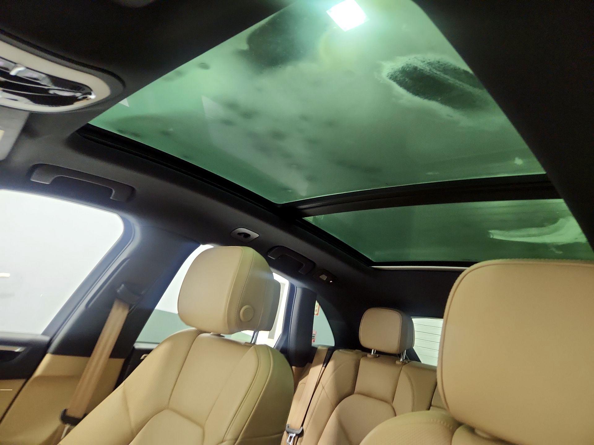 Thumbnail: 2023 Porsche Macan - 19