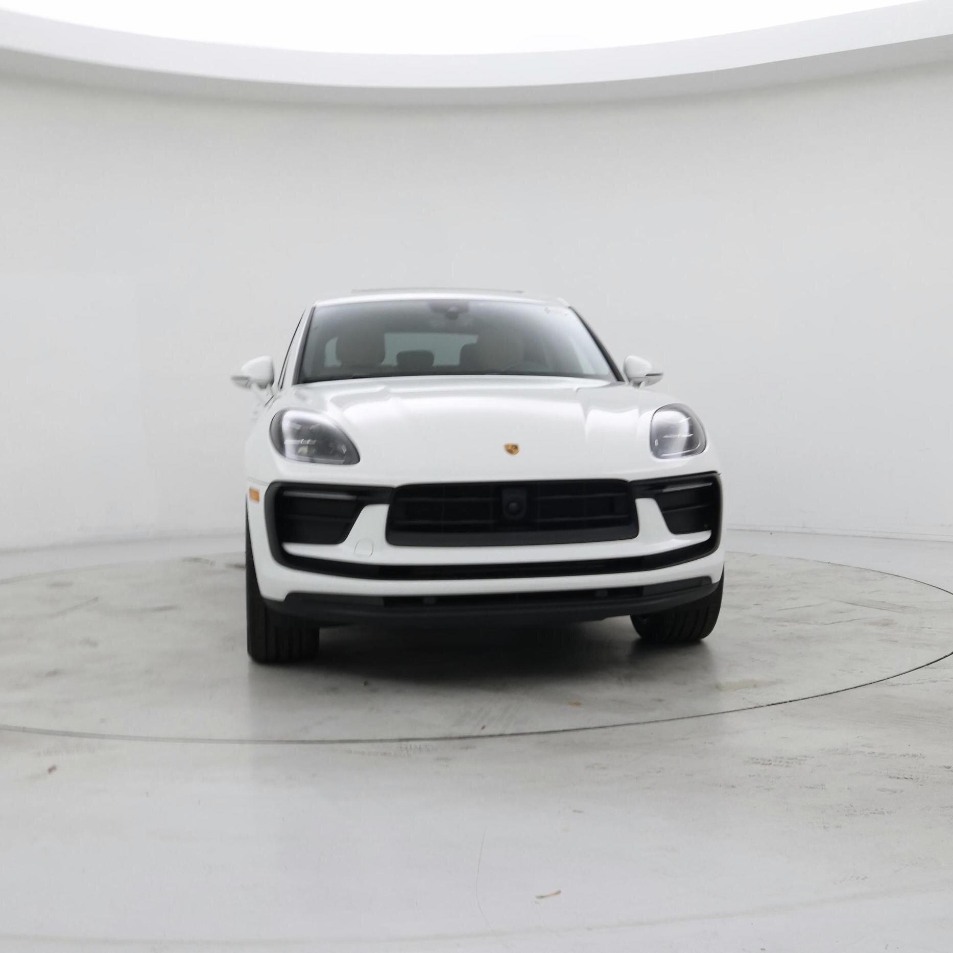 Thumbnail: 2023 Porsche Macan - 5