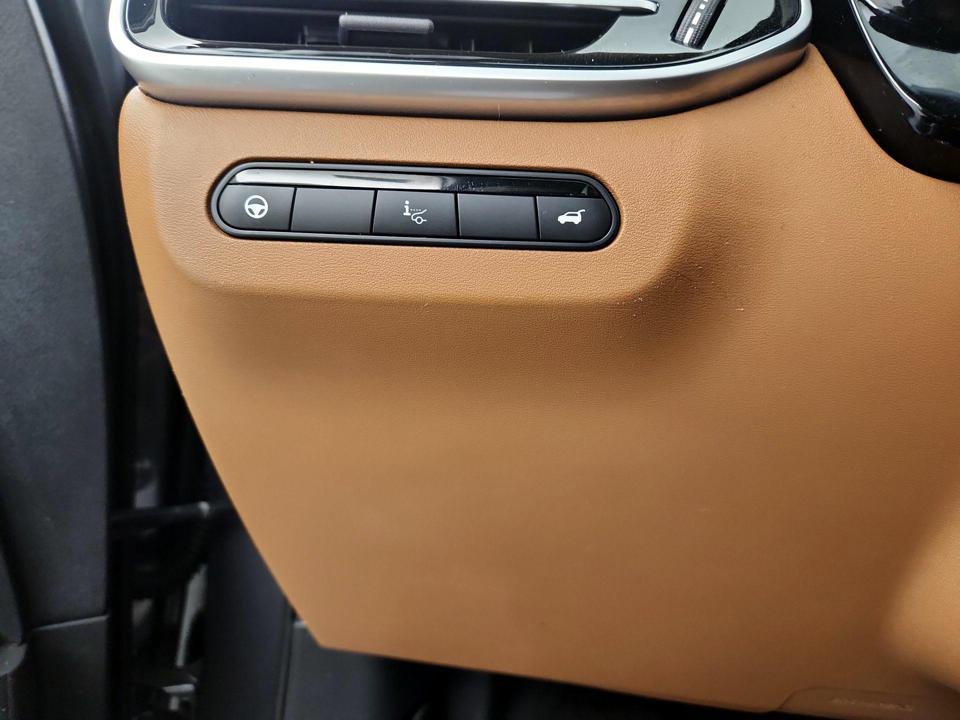 Thumbnail: 2023 INFINITI QX60 - 11