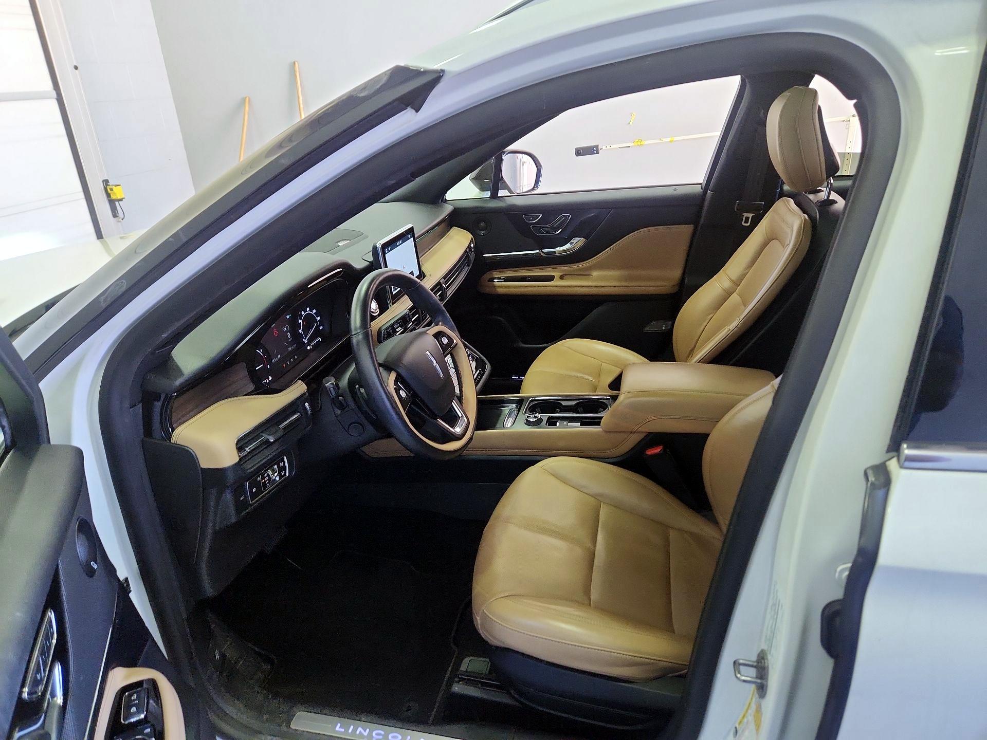 Thumbnail: 2020 Lincoln Corsair - 11