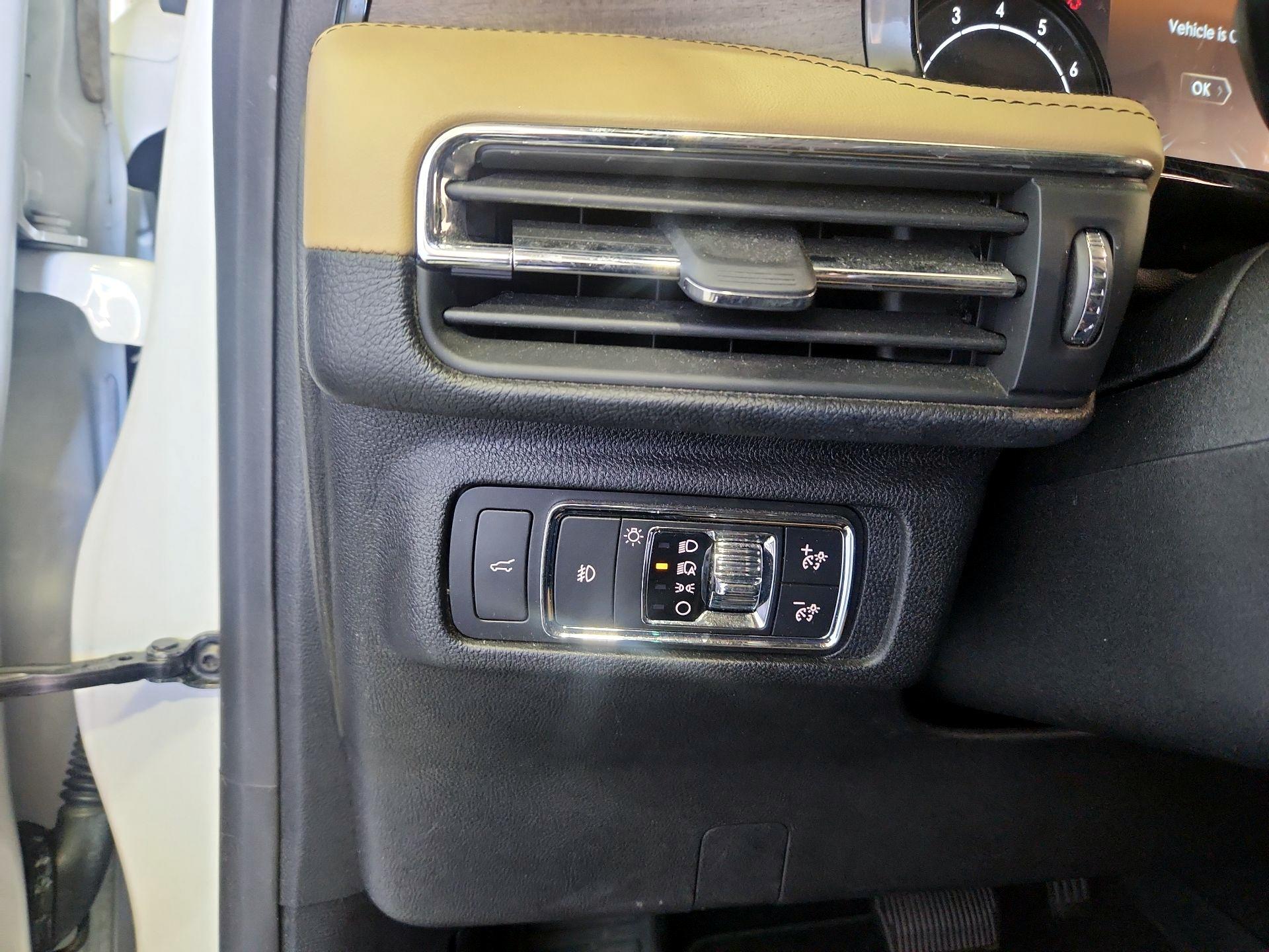 Thumbnail: 2020 Lincoln Corsair - 13