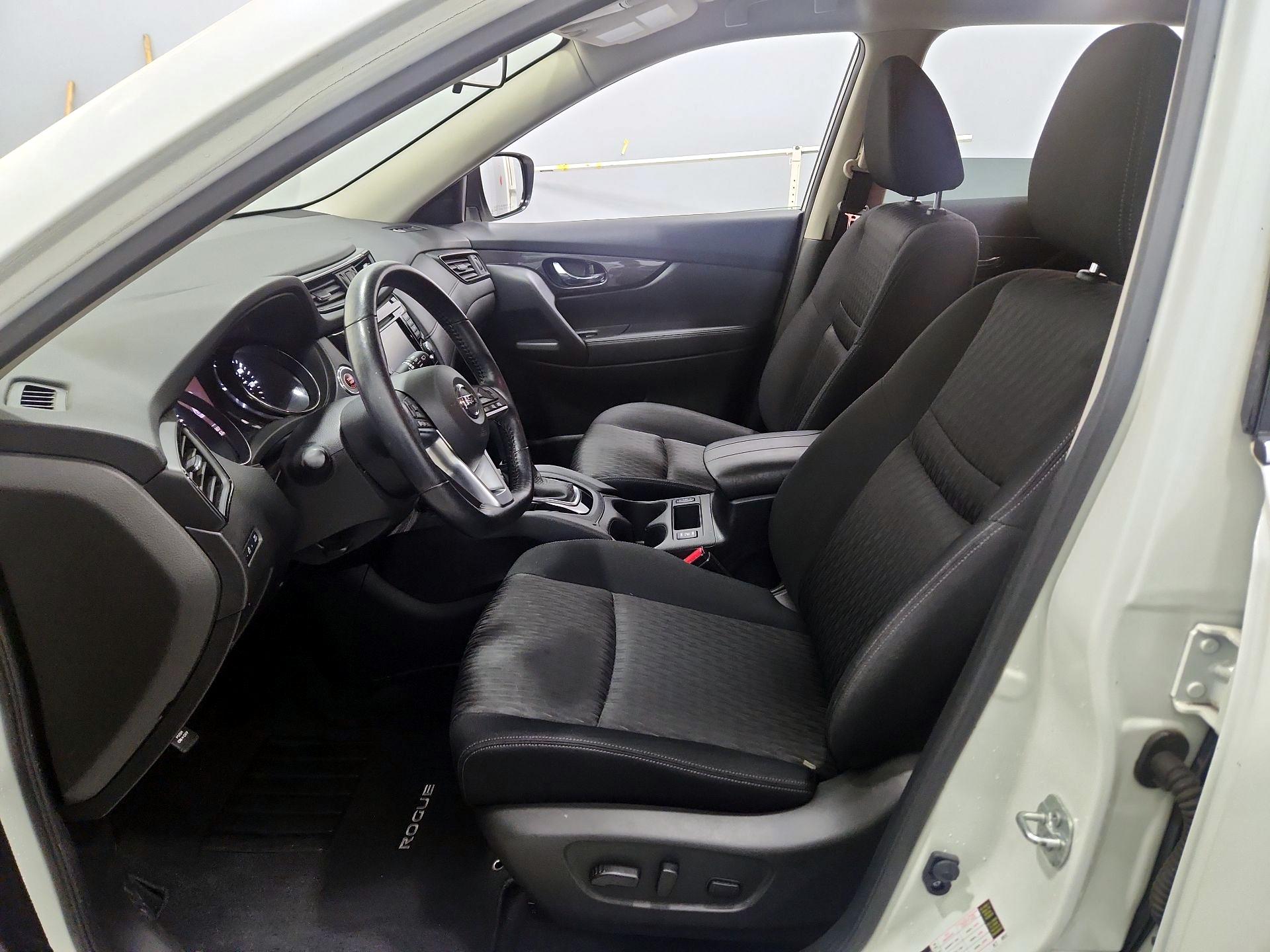 Thumbnail: 2018 Nissan Rogue - 11