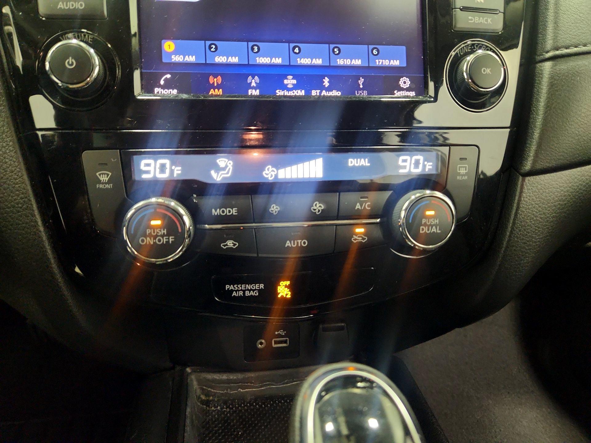 Thumbnail: 2018 Nissan Rogue - 16