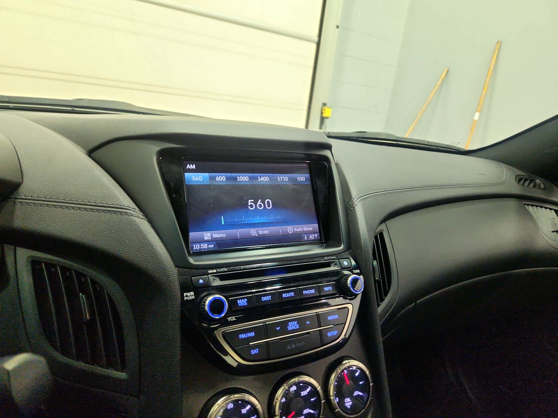 Thumbnail: 2014 Hyundai Genesis - 15