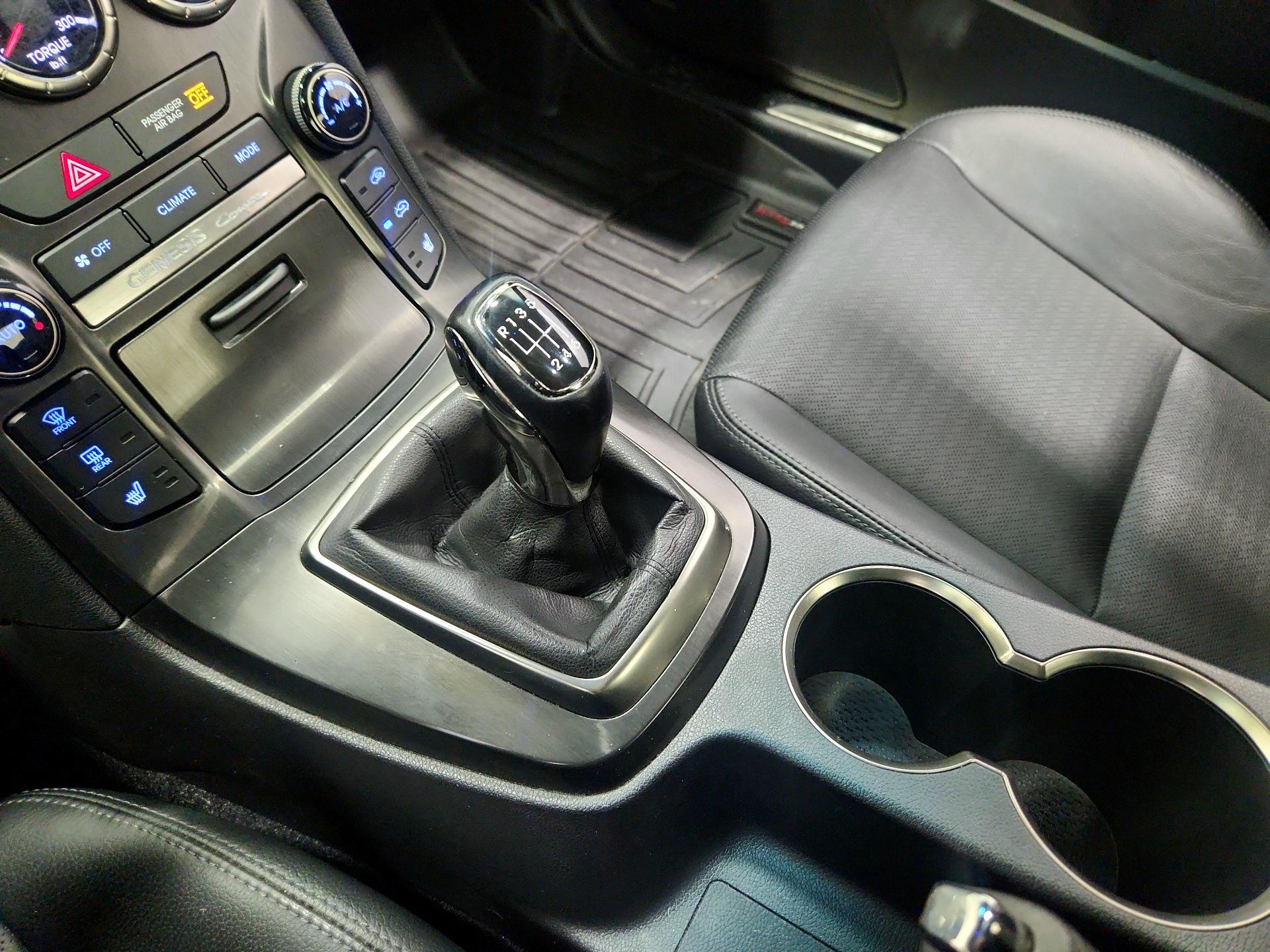 Thumbnail: 2014 Hyundai Genesis - 17