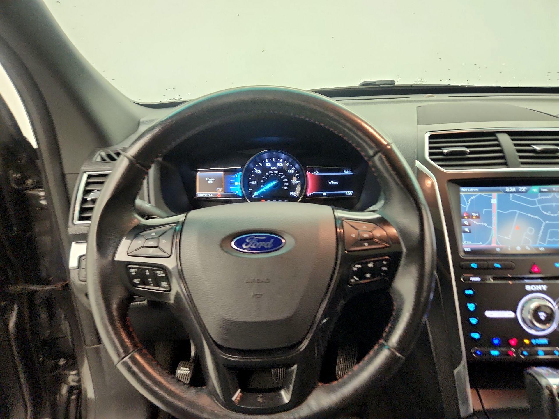 Thumbnail: 2016 Ford Explorer - 10