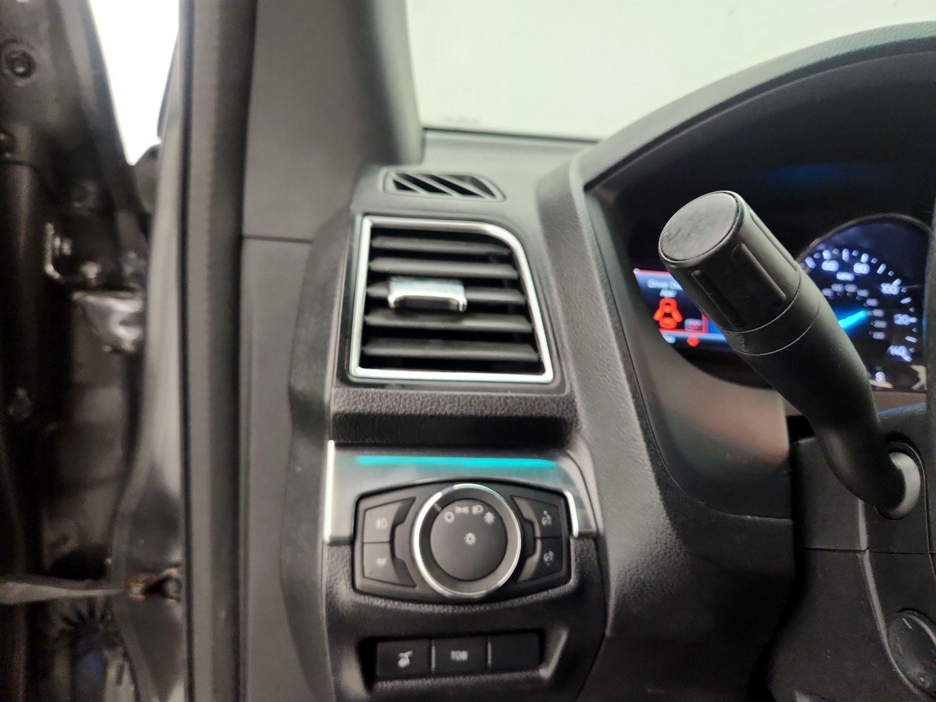 Thumbnail: 2016 Ford Explorer - 13