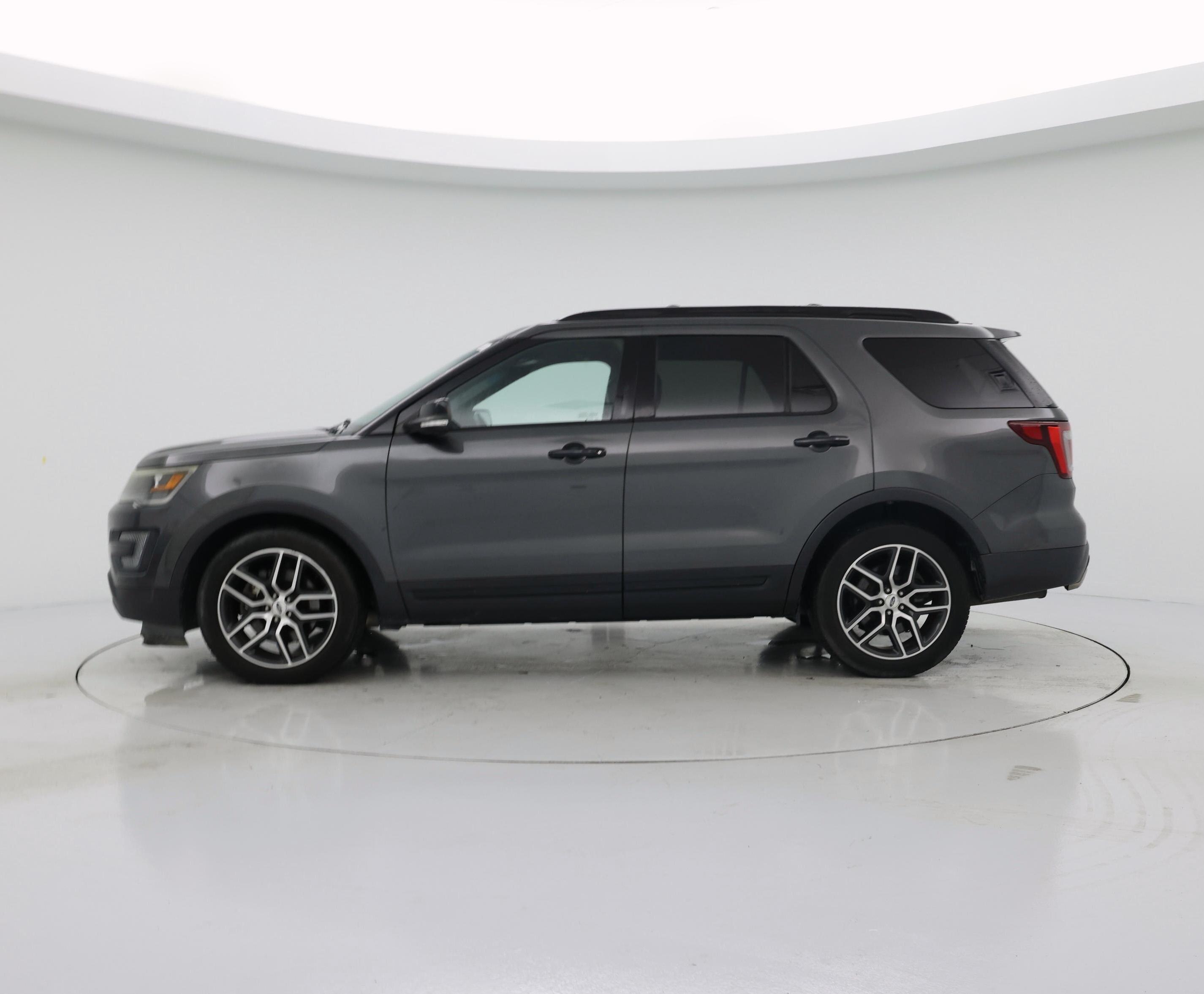 Thumbnail: 2016 Ford Explorer - 3