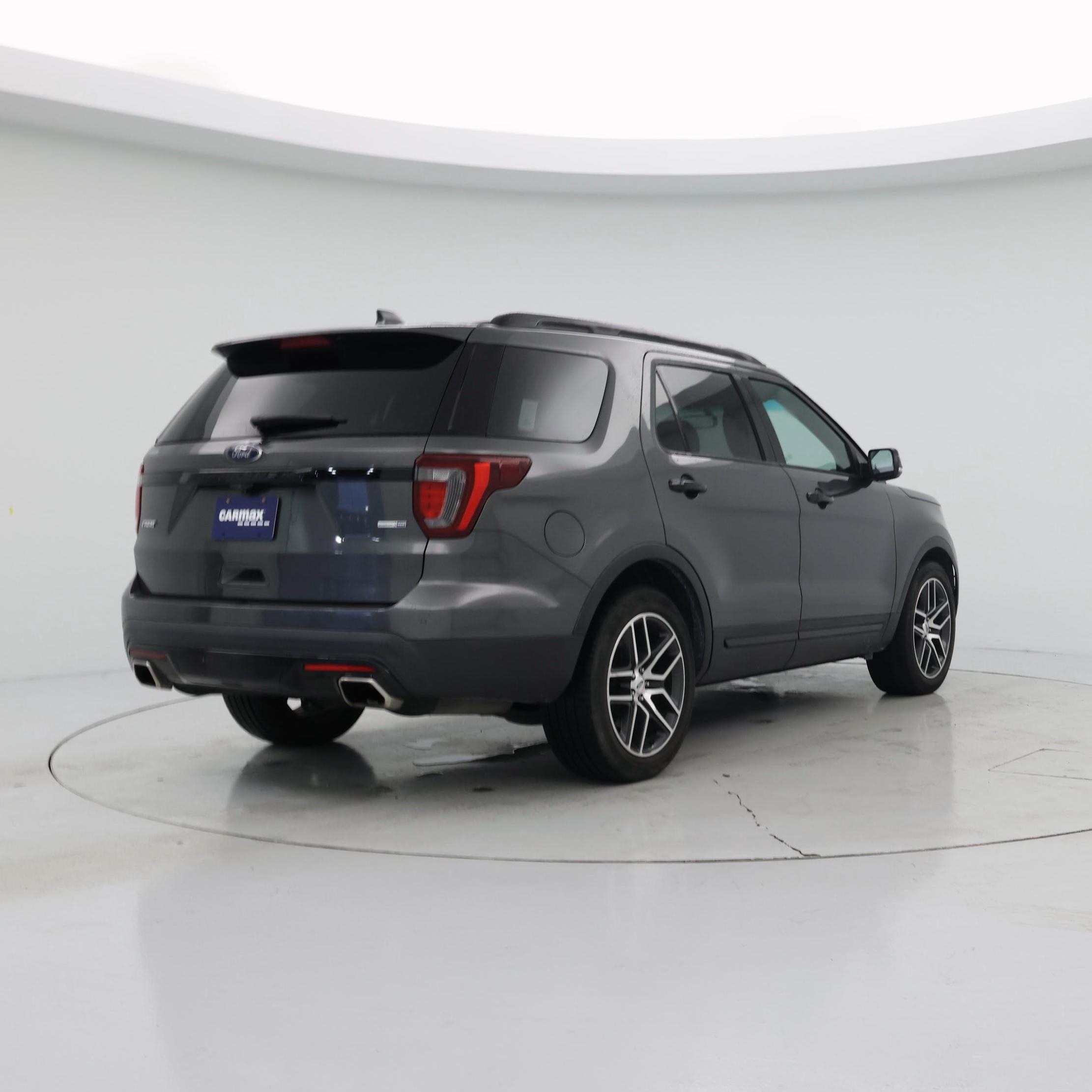 Thumbnail: 2016 Ford Explorer - 8