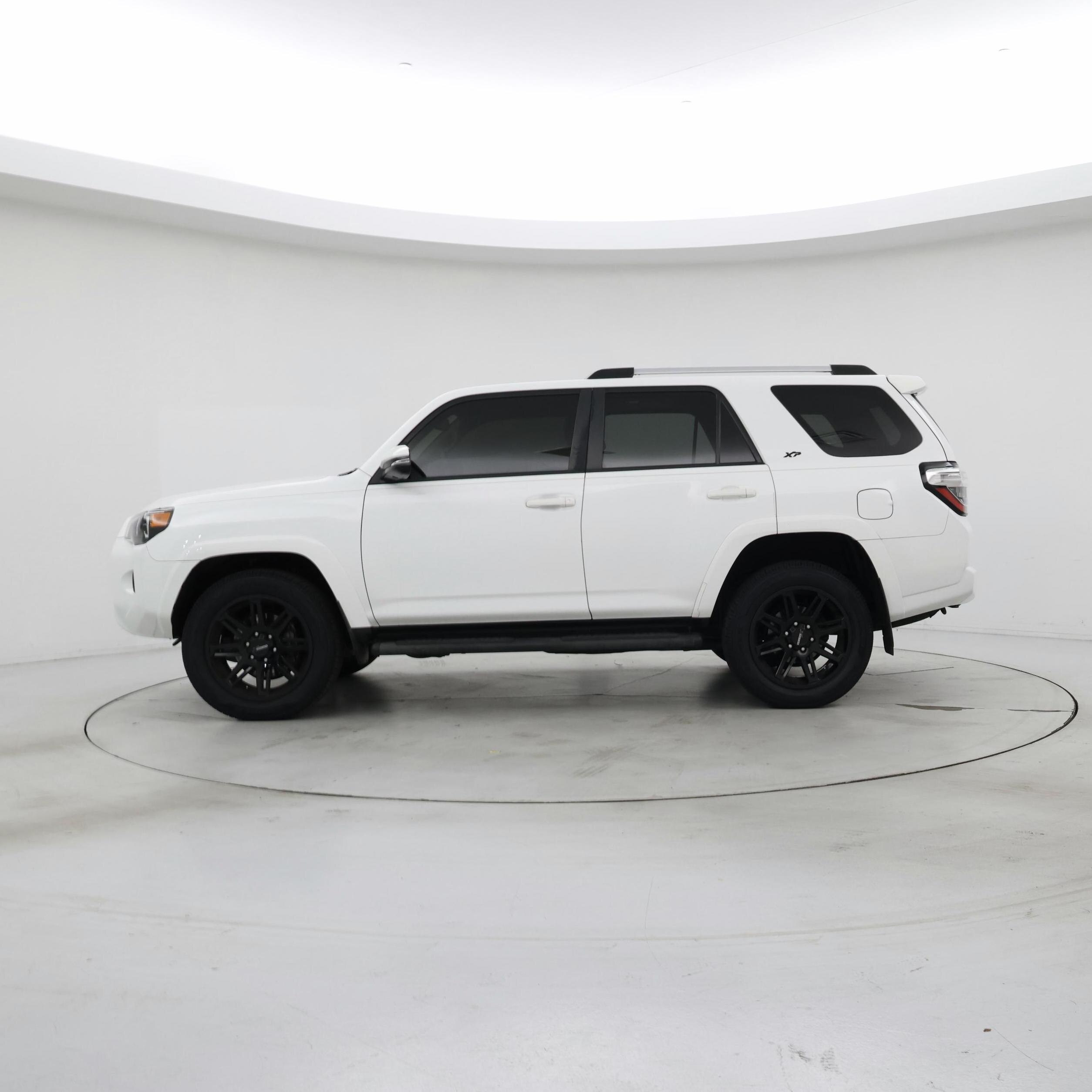 Thumbnail: 2021 Toyota 4Runner - 3