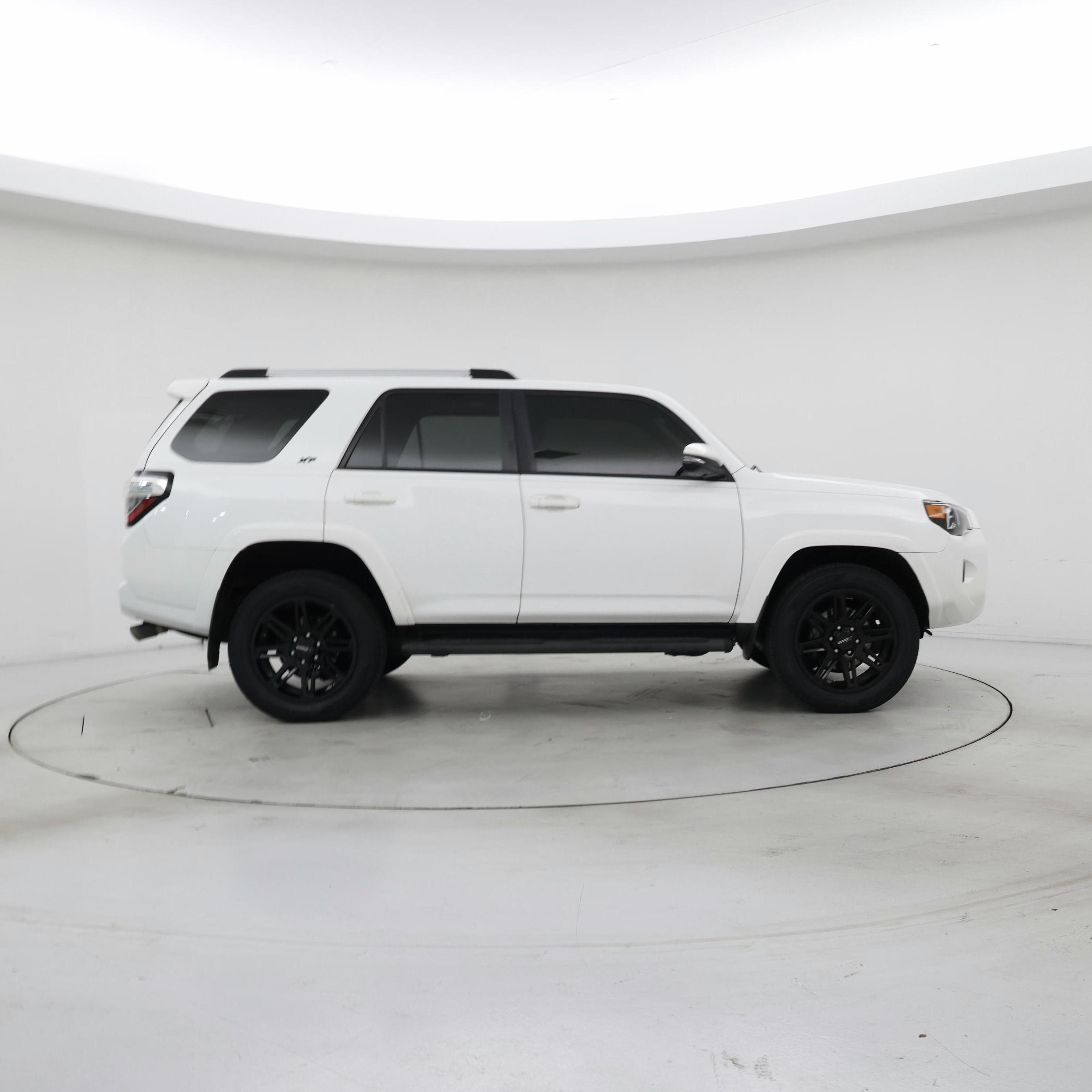 Thumbnail: 2021 Toyota 4Runner - 7