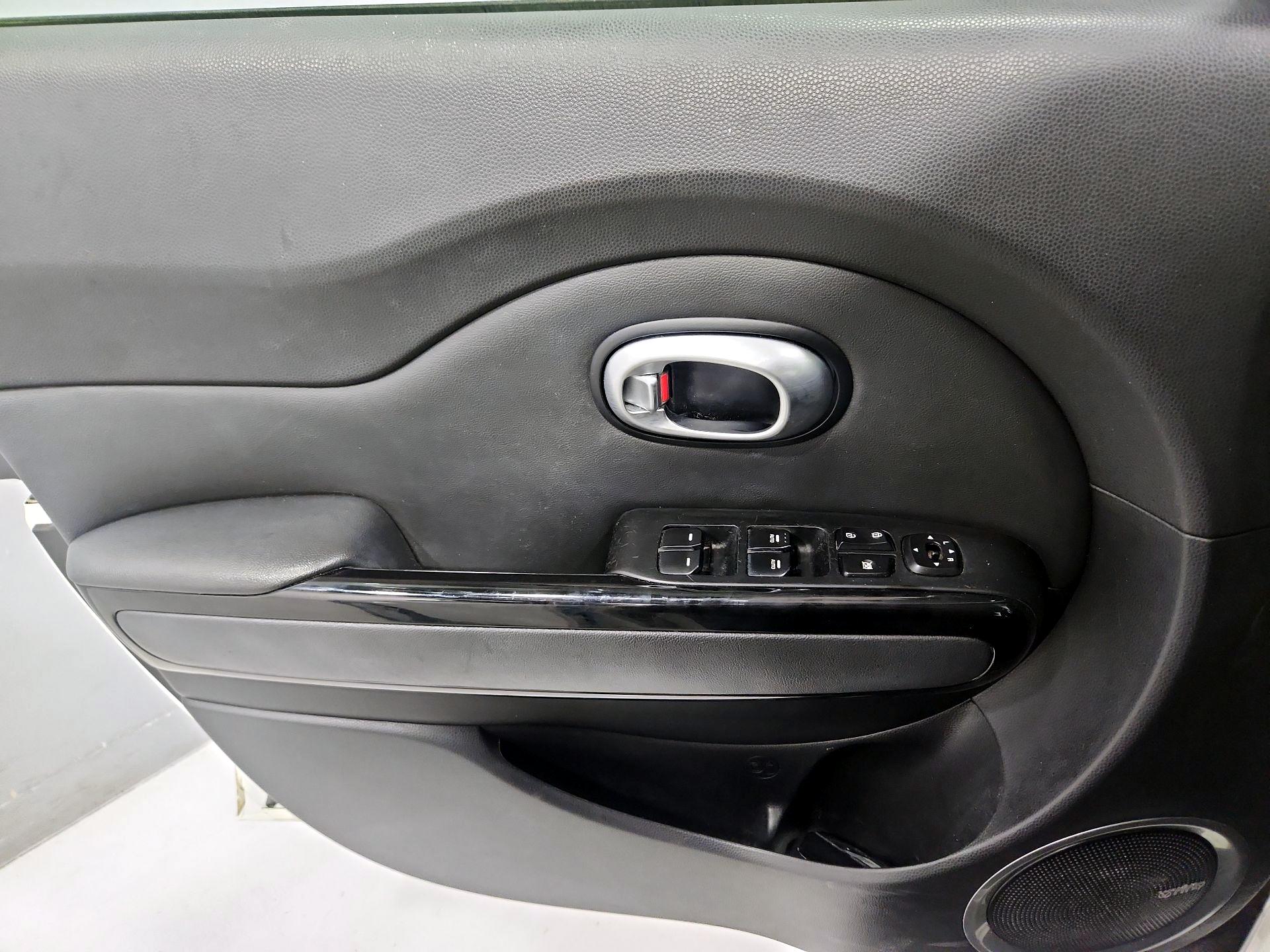 Thumbnail: 2016 Kia Soul - 12