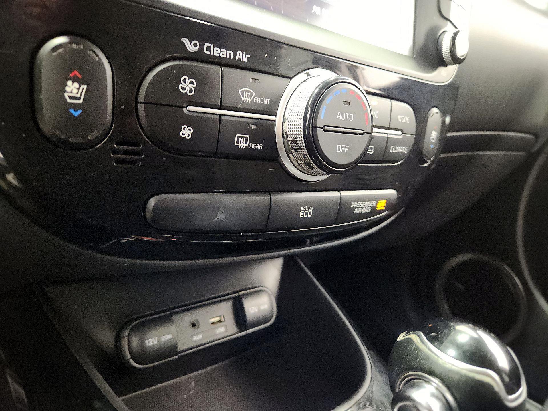 Thumbnail: 2016 Kia Soul - 16