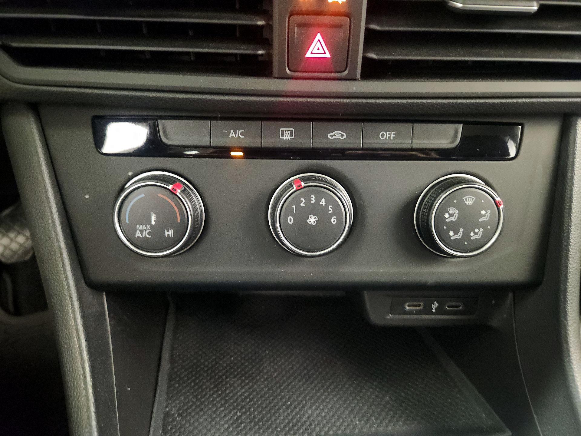 Thumbnail: 2020 Volkswagen Jetta - 16