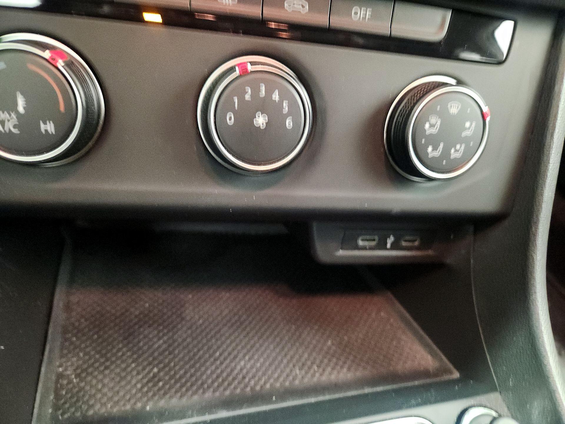 Thumbnail: 2020 Volkswagen Jetta - 18