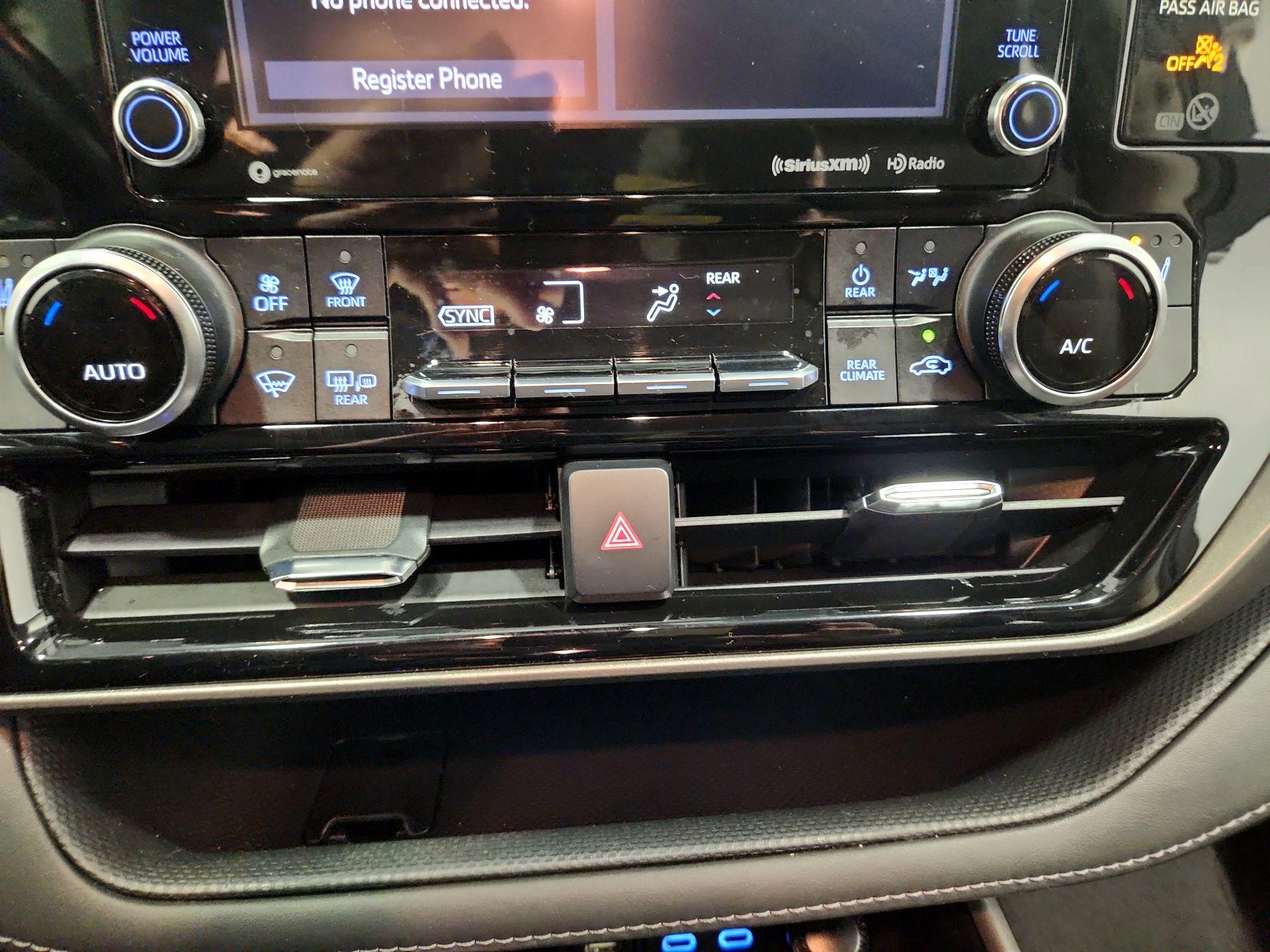 Thumbnail: 2022 Toyota Highlander - 17