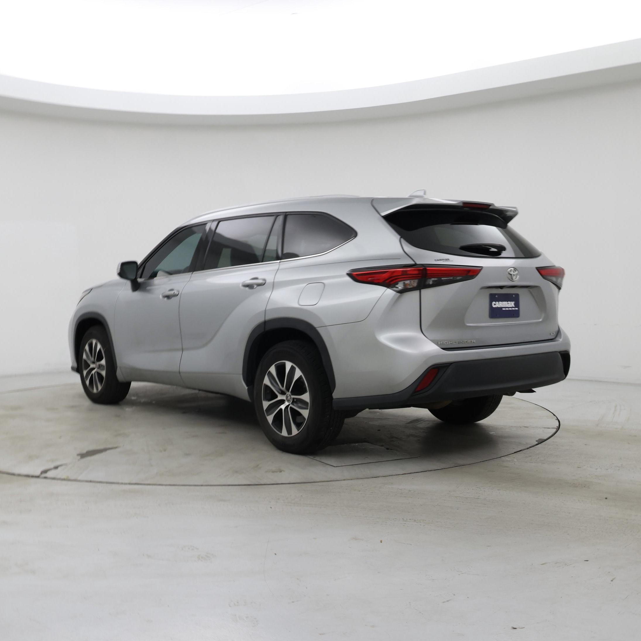 Thumbnail: 2022 Toyota Highlander - 2