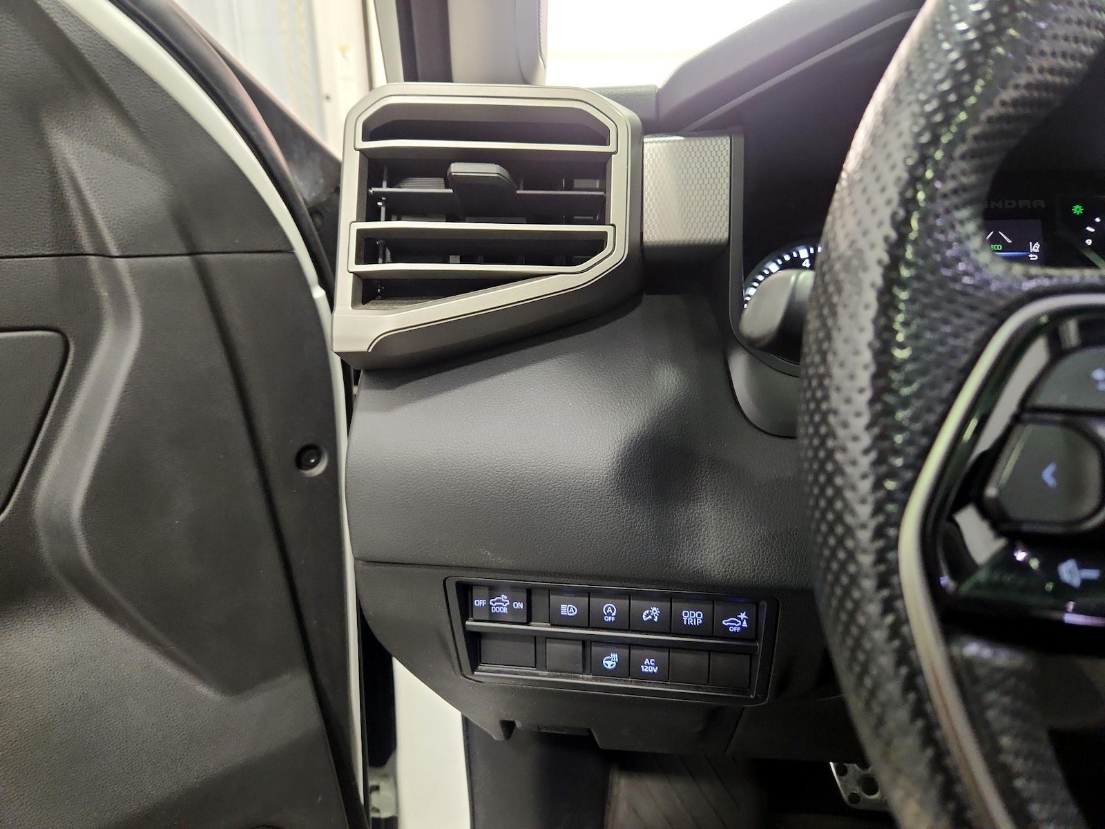 2022 Toyota Tundra Limited - Photo 14