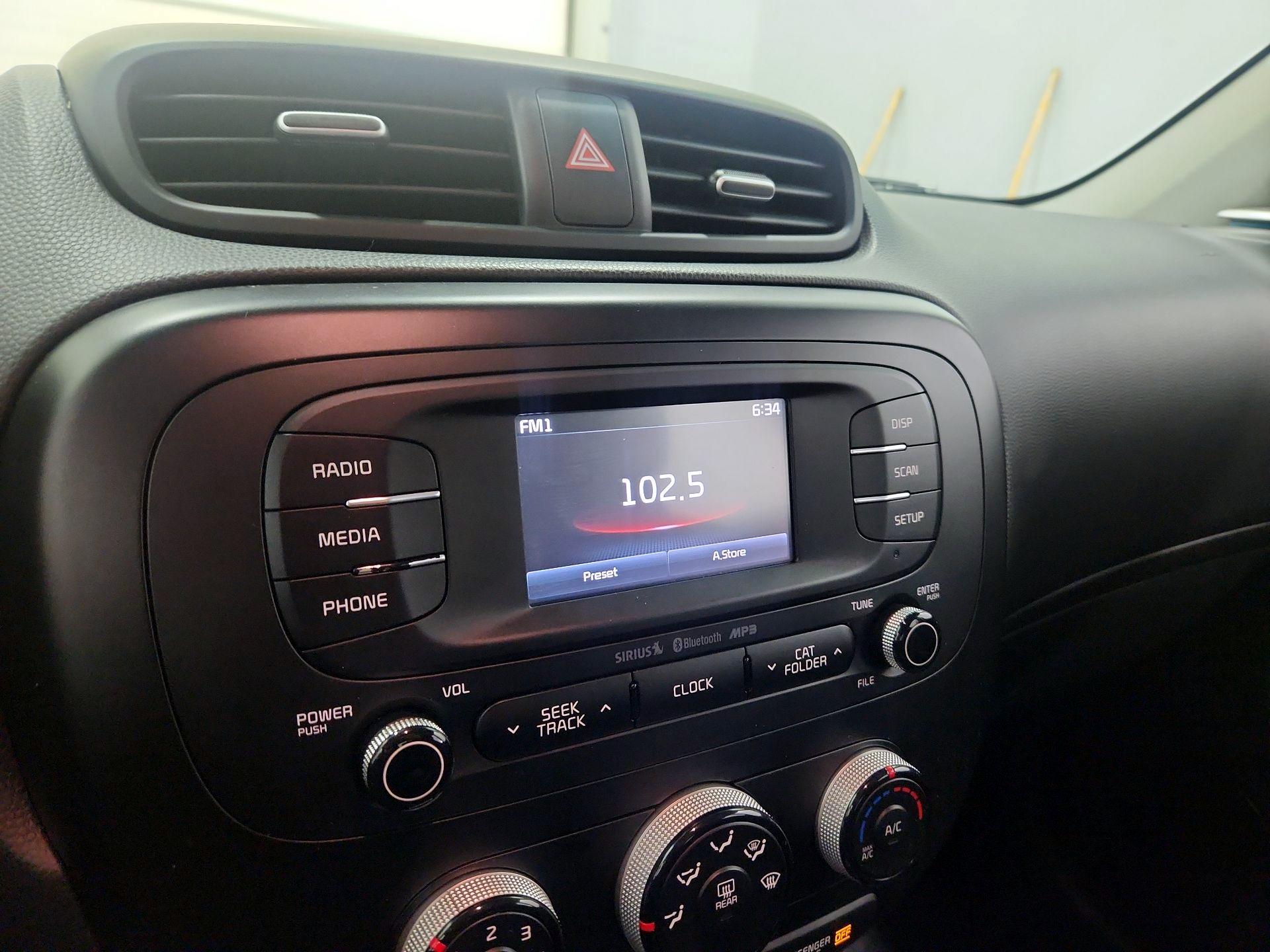 Thumbnail: 2016 Kia Soul - 15