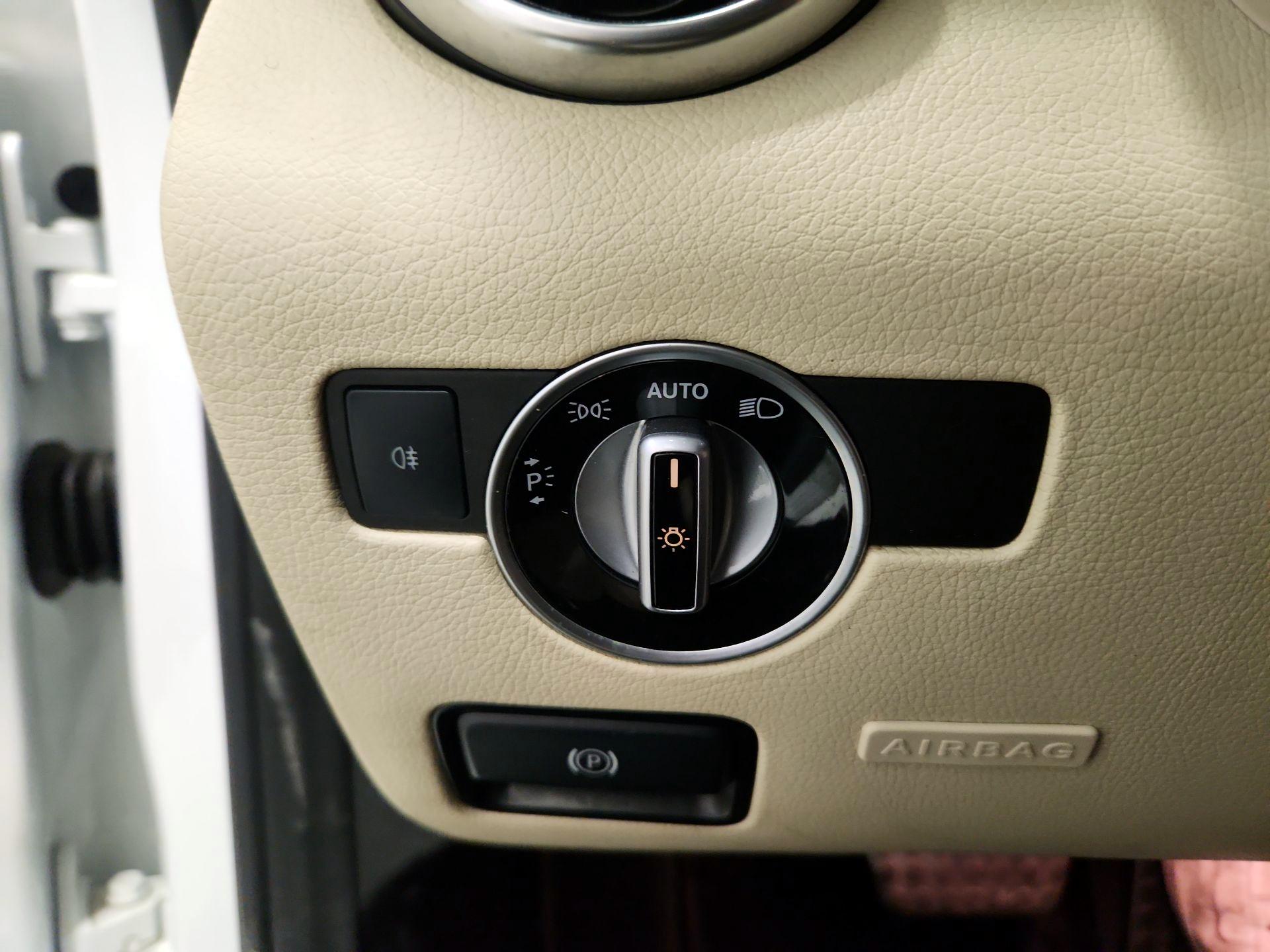 Thumbnail: 2020 Mercedes-Benz SLC - 13