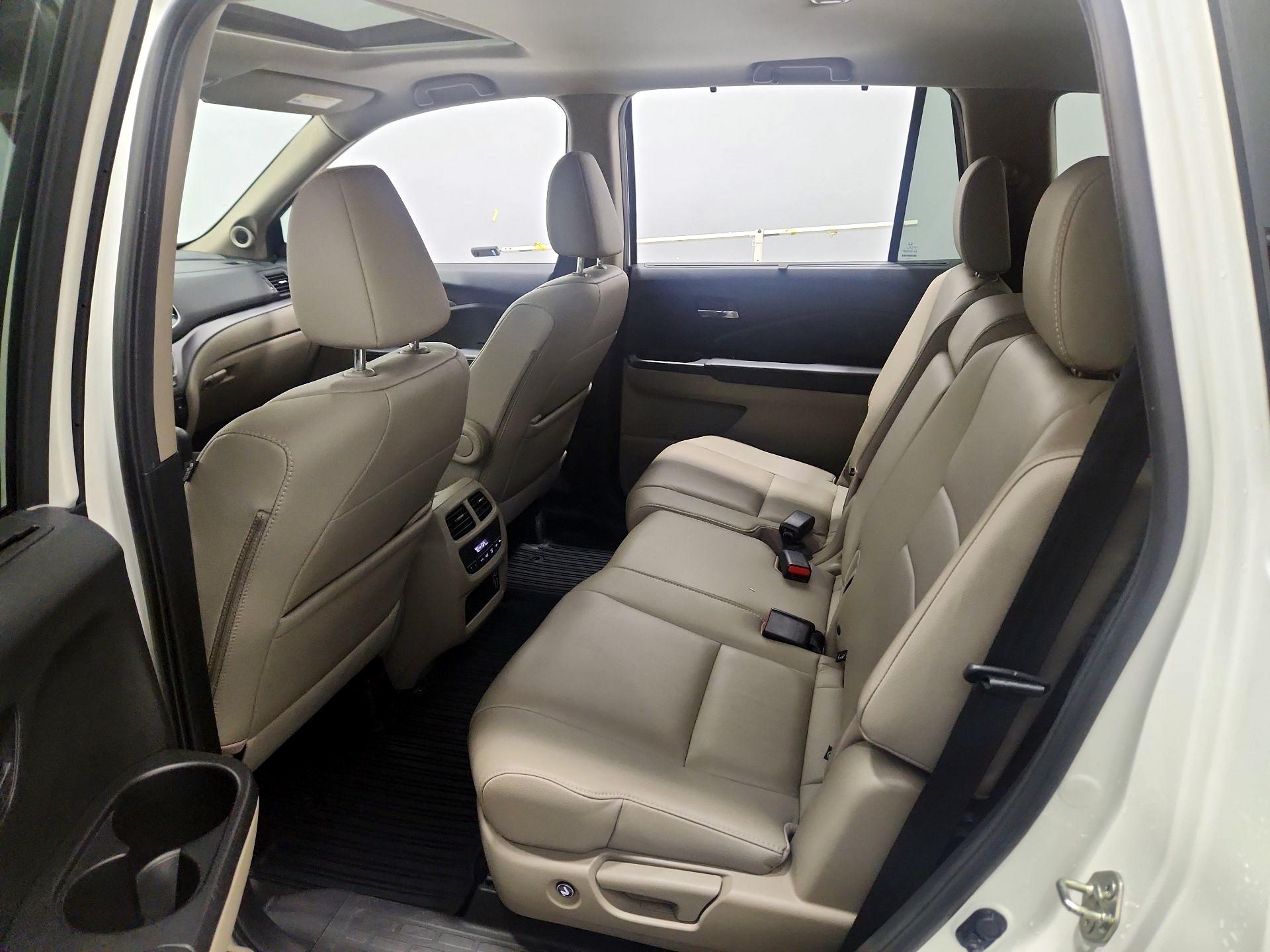 Thumbnail: 2019 Honda Pilot - 20