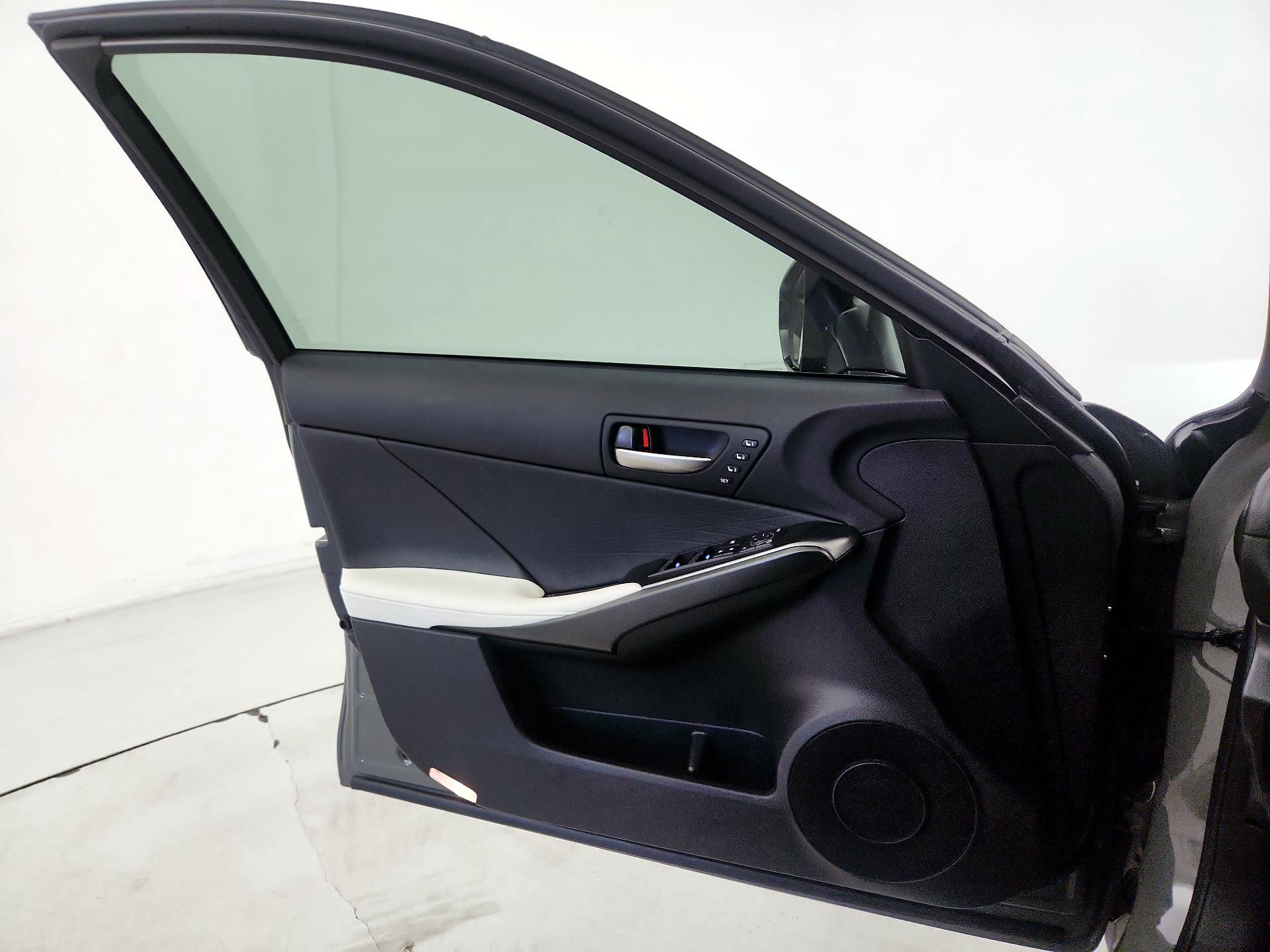 Thumbnail: 2025 Lexus IS - 12