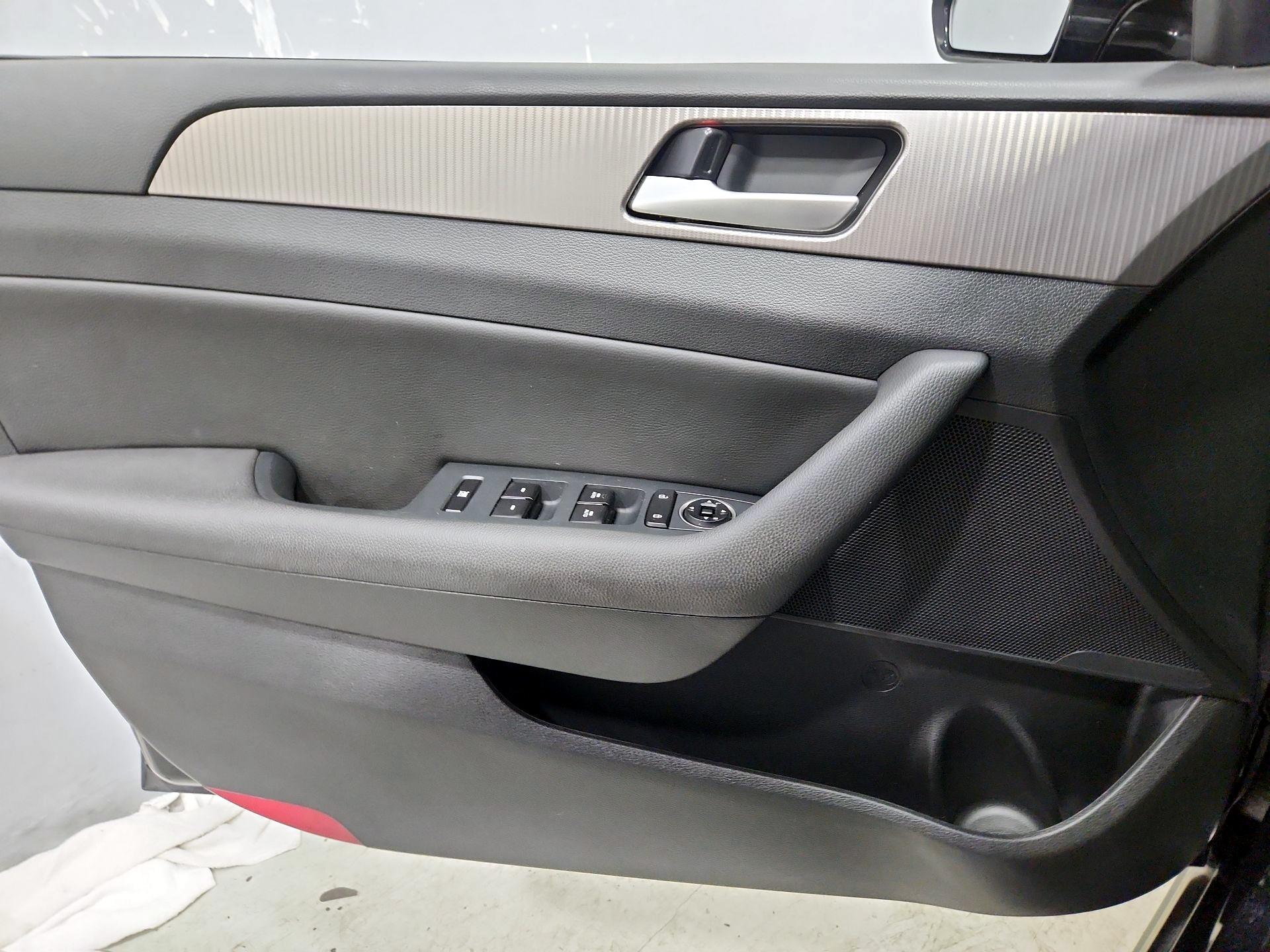 Thumbnail: 2018 Hyundai Sonata - 12