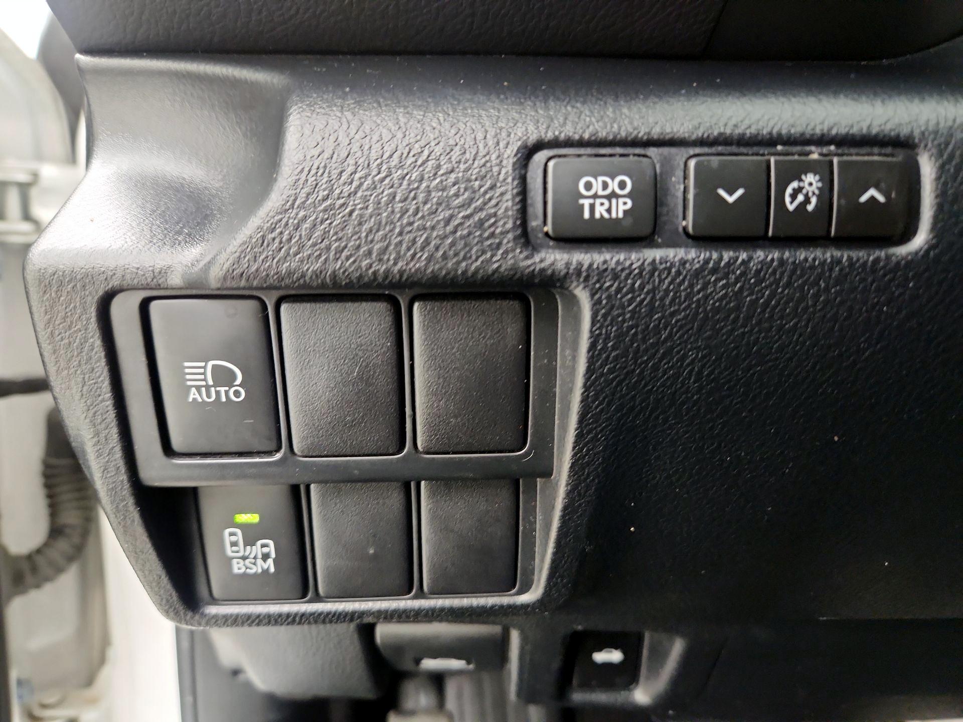 Thumbnail: 2019 Lexus IS - 11