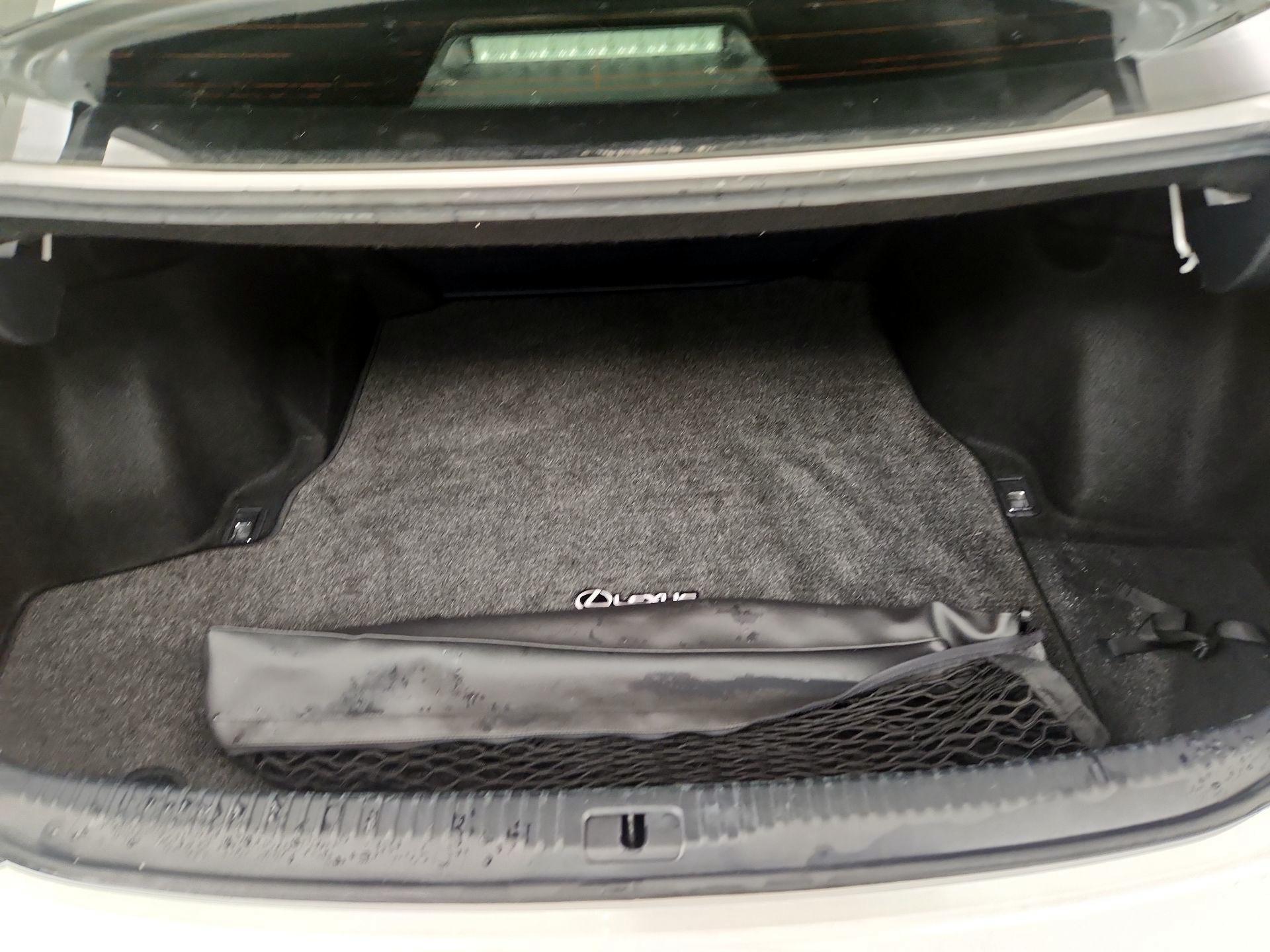 Thumbnail: 2019 Lexus IS - 18