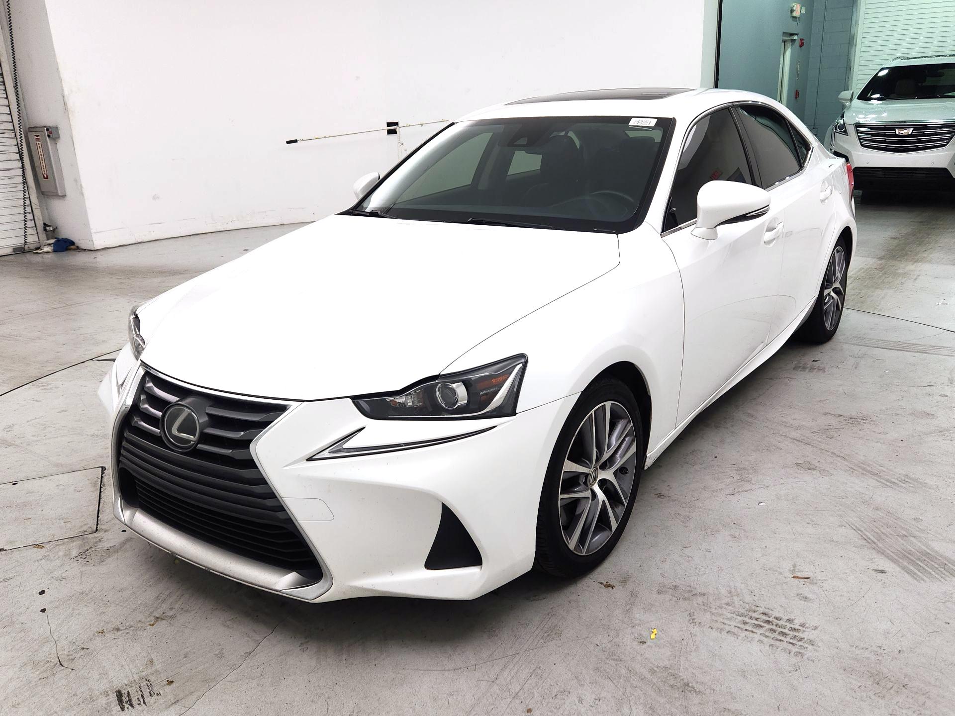 Thumbnail: 2019 Lexus IS - 3