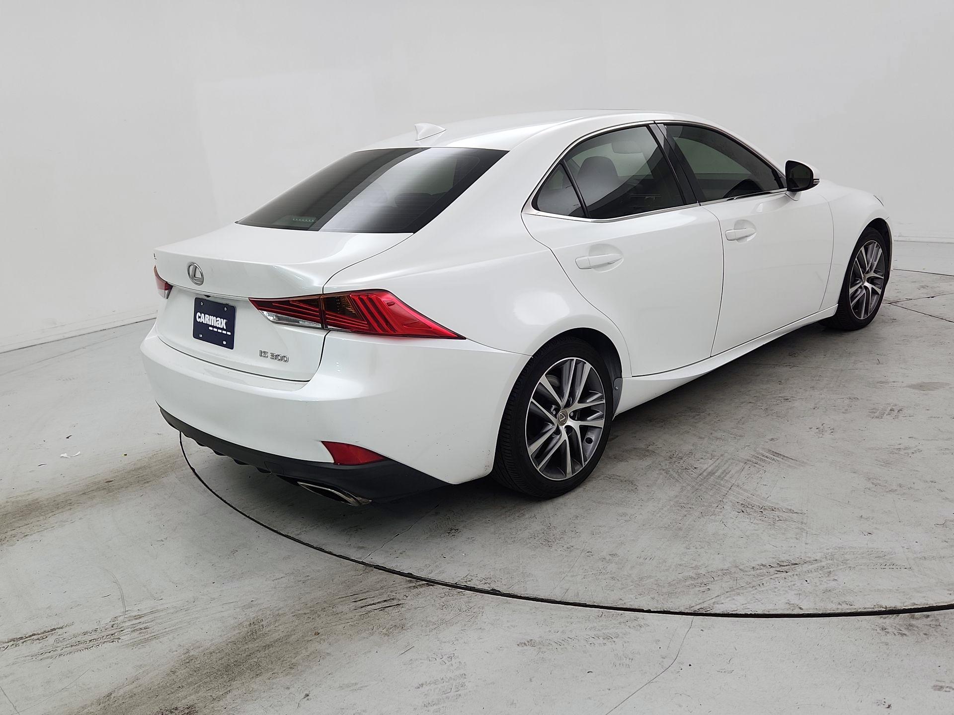 Thumbnail: 2019 Lexus IS - 5