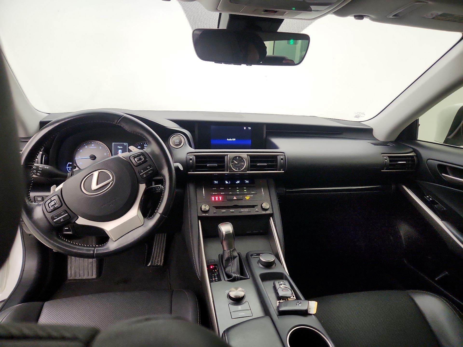 Thumbnail: 2019 Lexus IS - 8