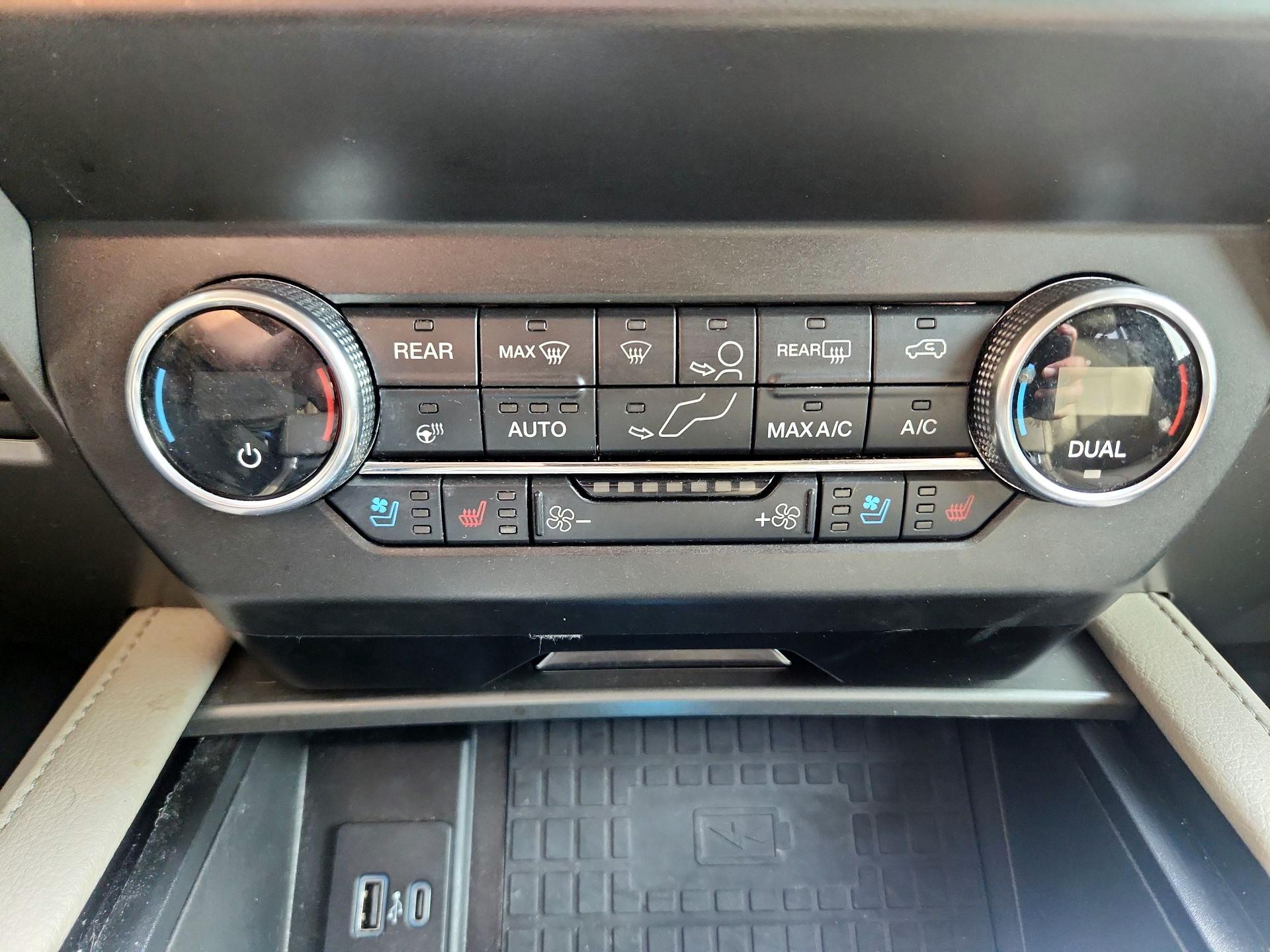 Thumbnail: 2020 Ford Expedition - 17