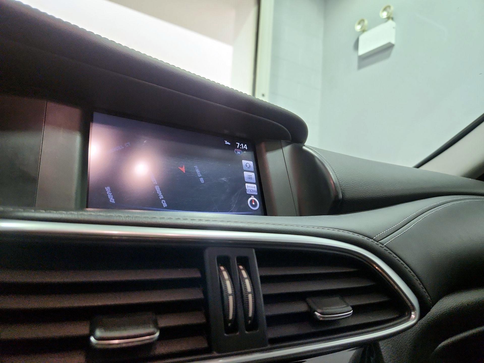 Thumbnail: 2017 INFINITI QX30 - 15