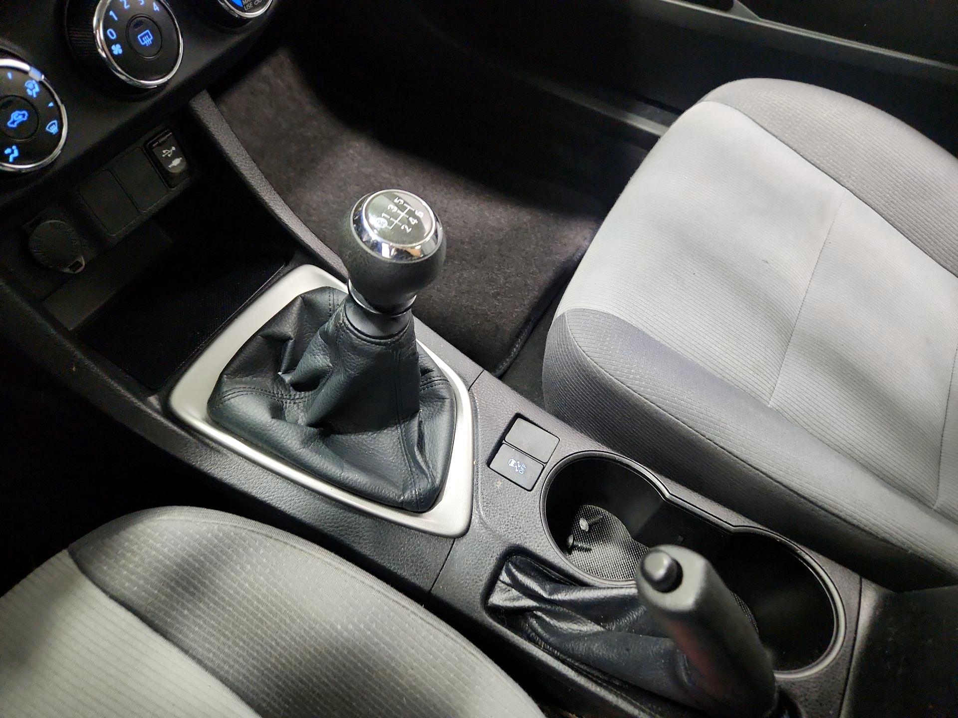 Thumbnail: 2014 Toyota Corolla - 16